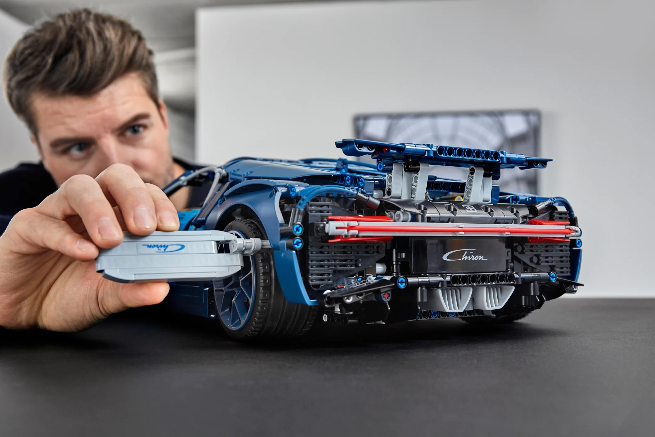 Bugatti Chiron - Image 12