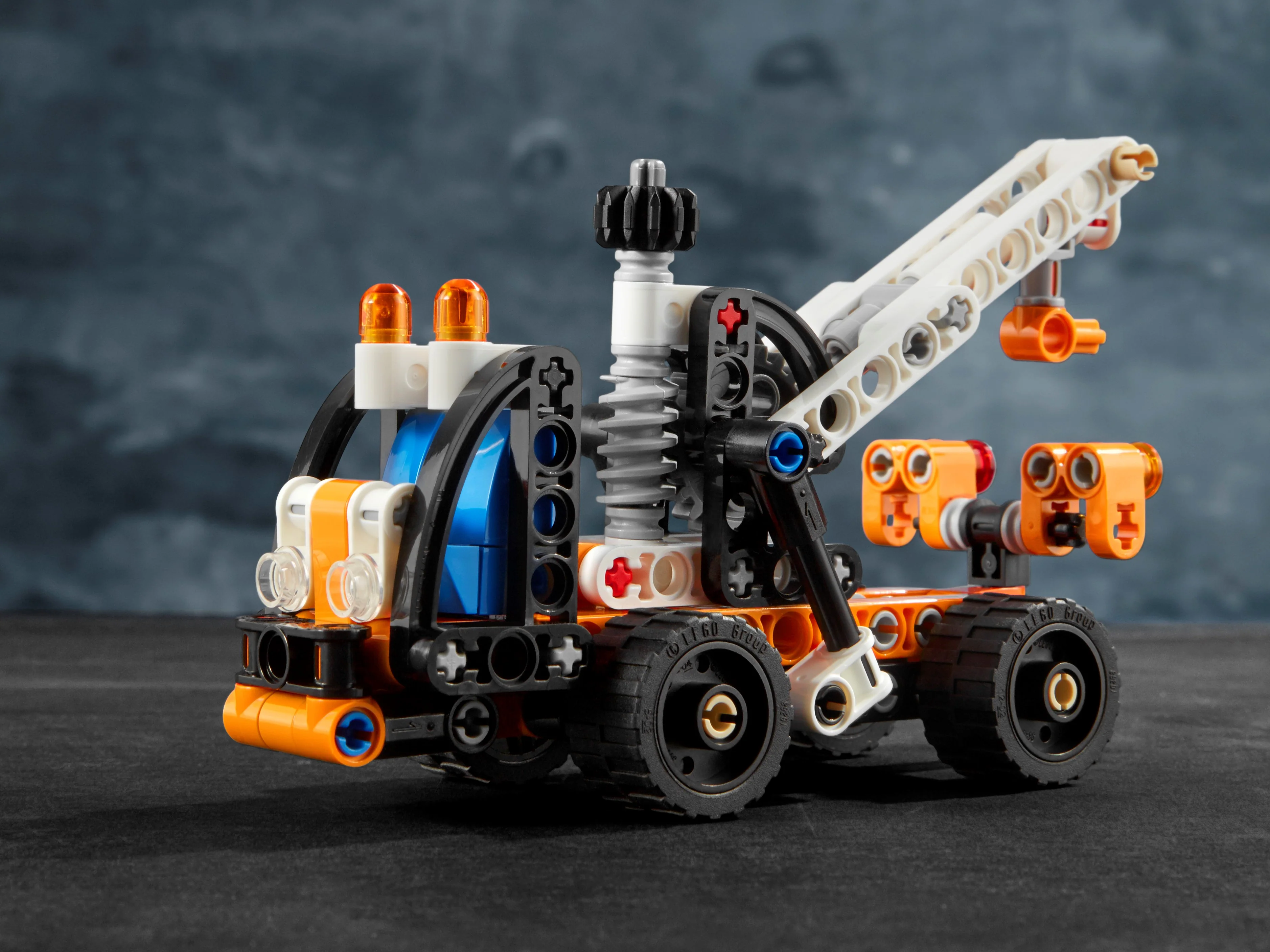 Cherry Picker - Image 10