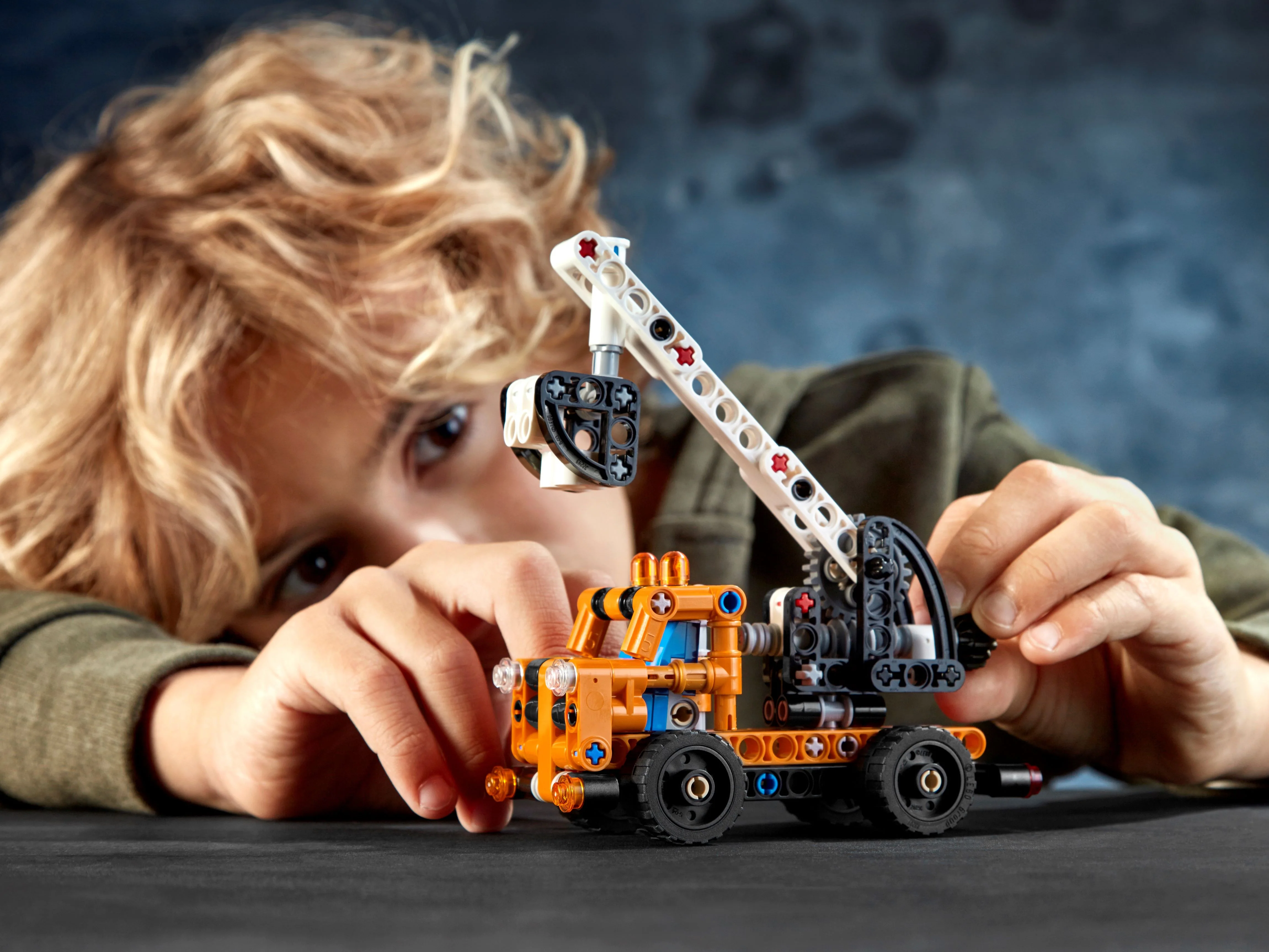 Cherry Picker - Image 6
