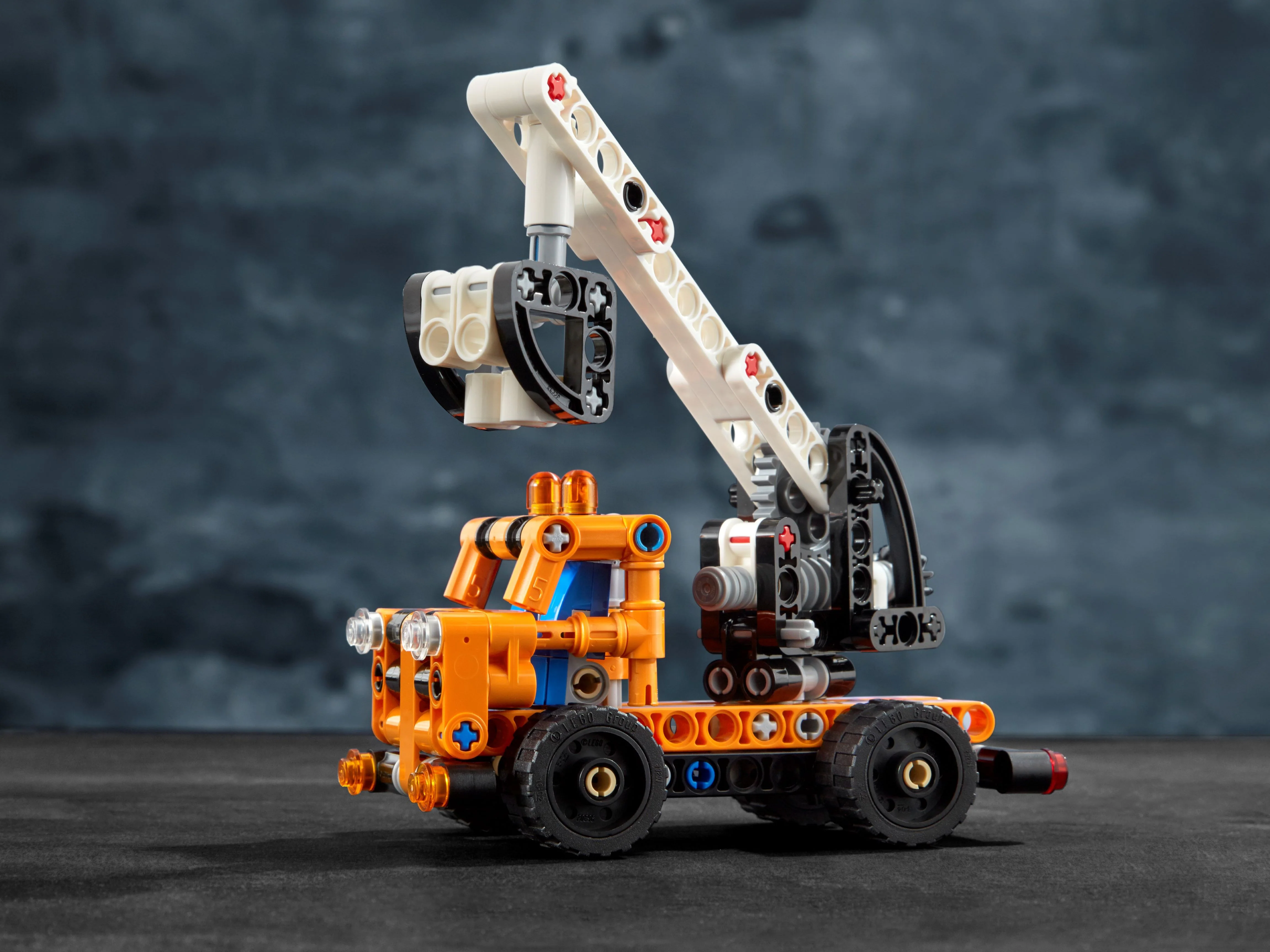 Cherry Picker - Image 7