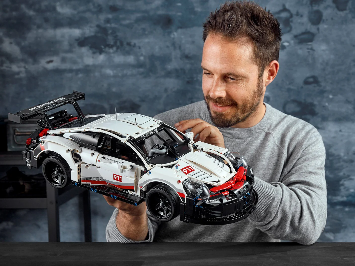Porsche 911 RSR - Image 10
