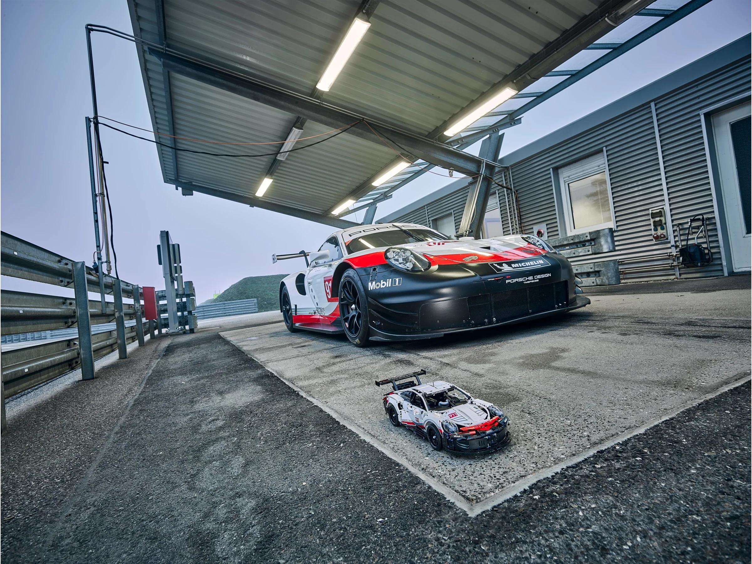 Porsche 911 RSR - Image 12