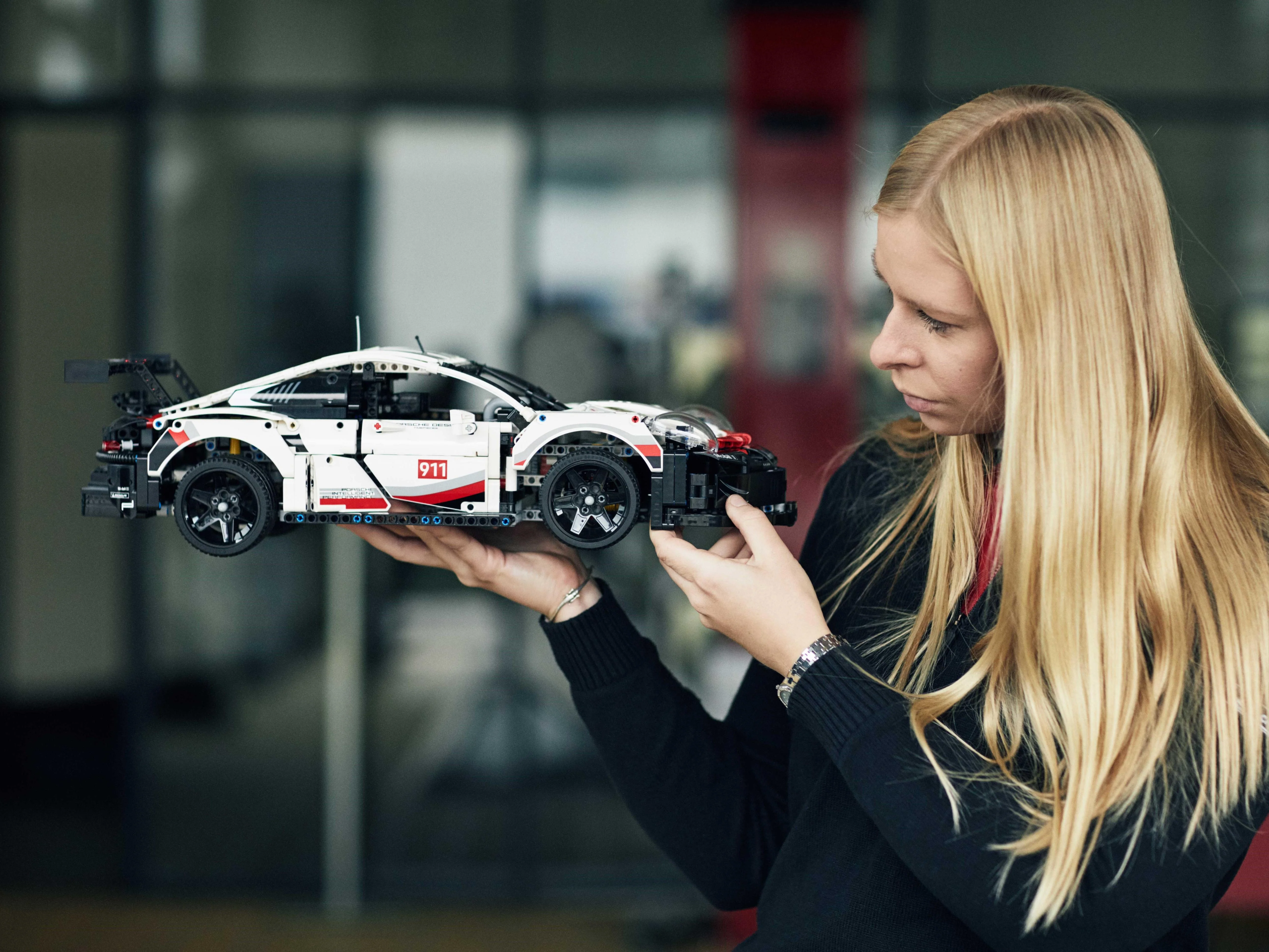 Porsche 911 RSR - Image 14