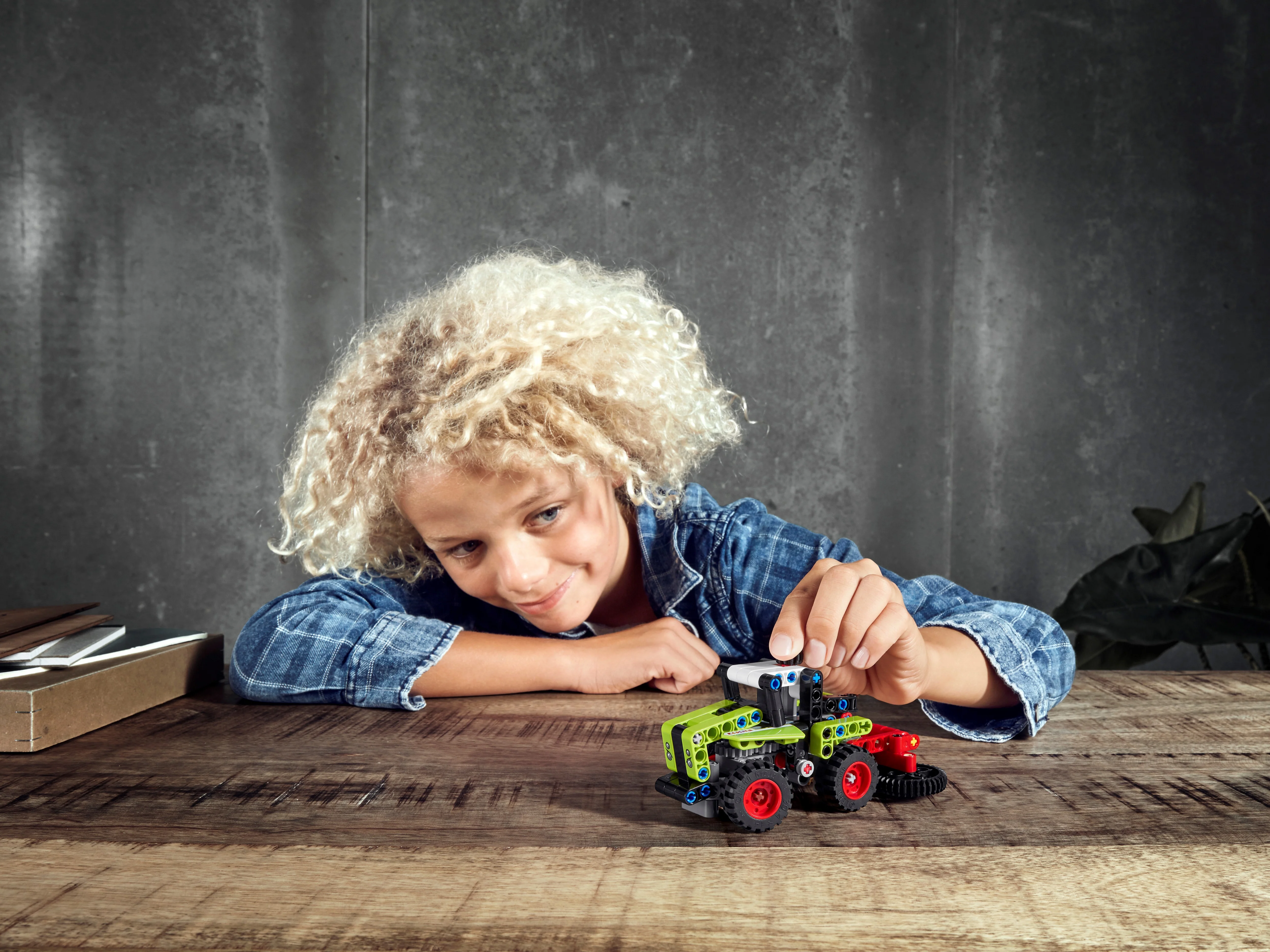 Mini CLAAS XERION - Image 7