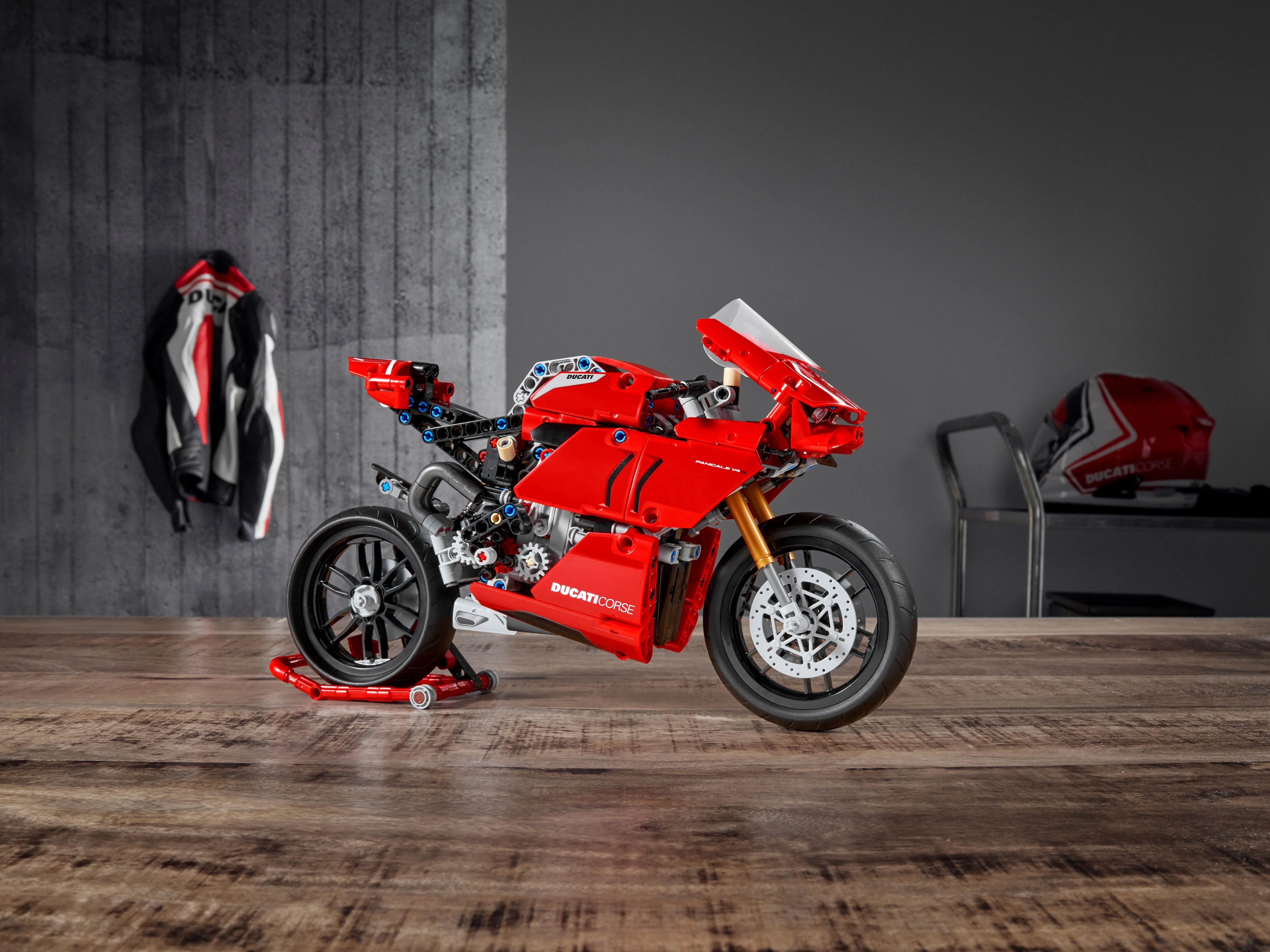 Ducati Panigale V4 R - Image 9