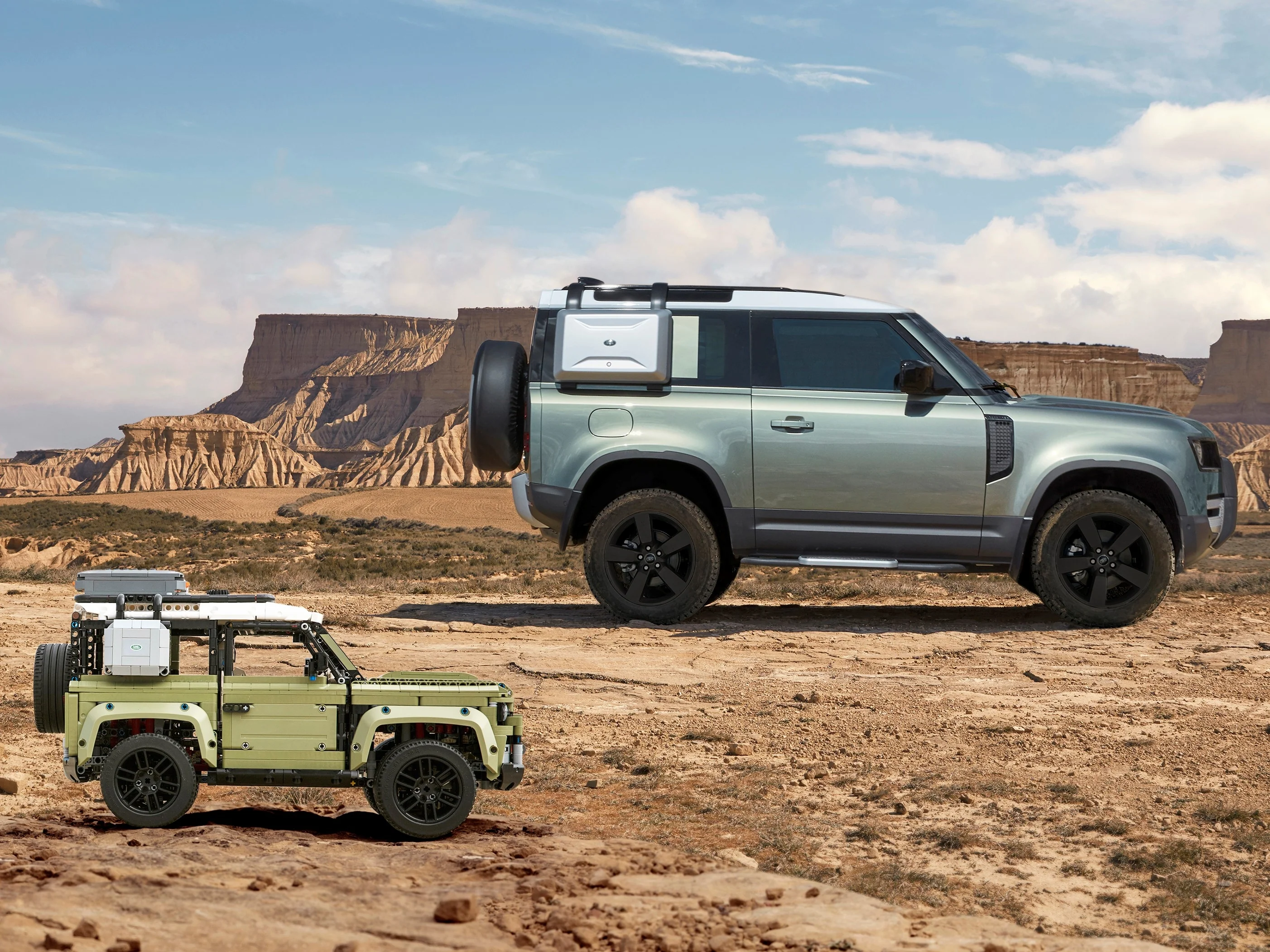 Land Rover Defender - Image 15