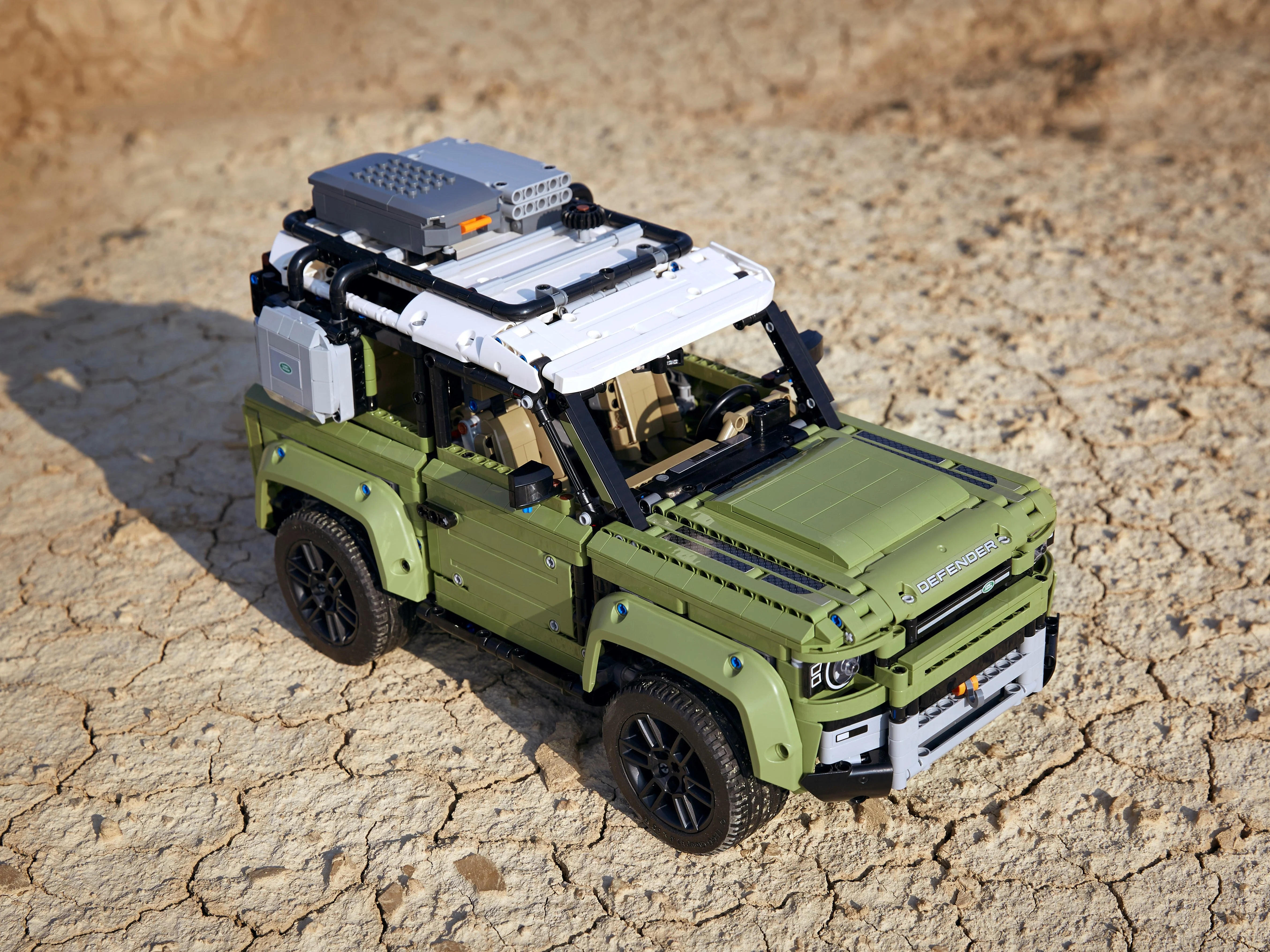 Land Rover Defender - Image 13