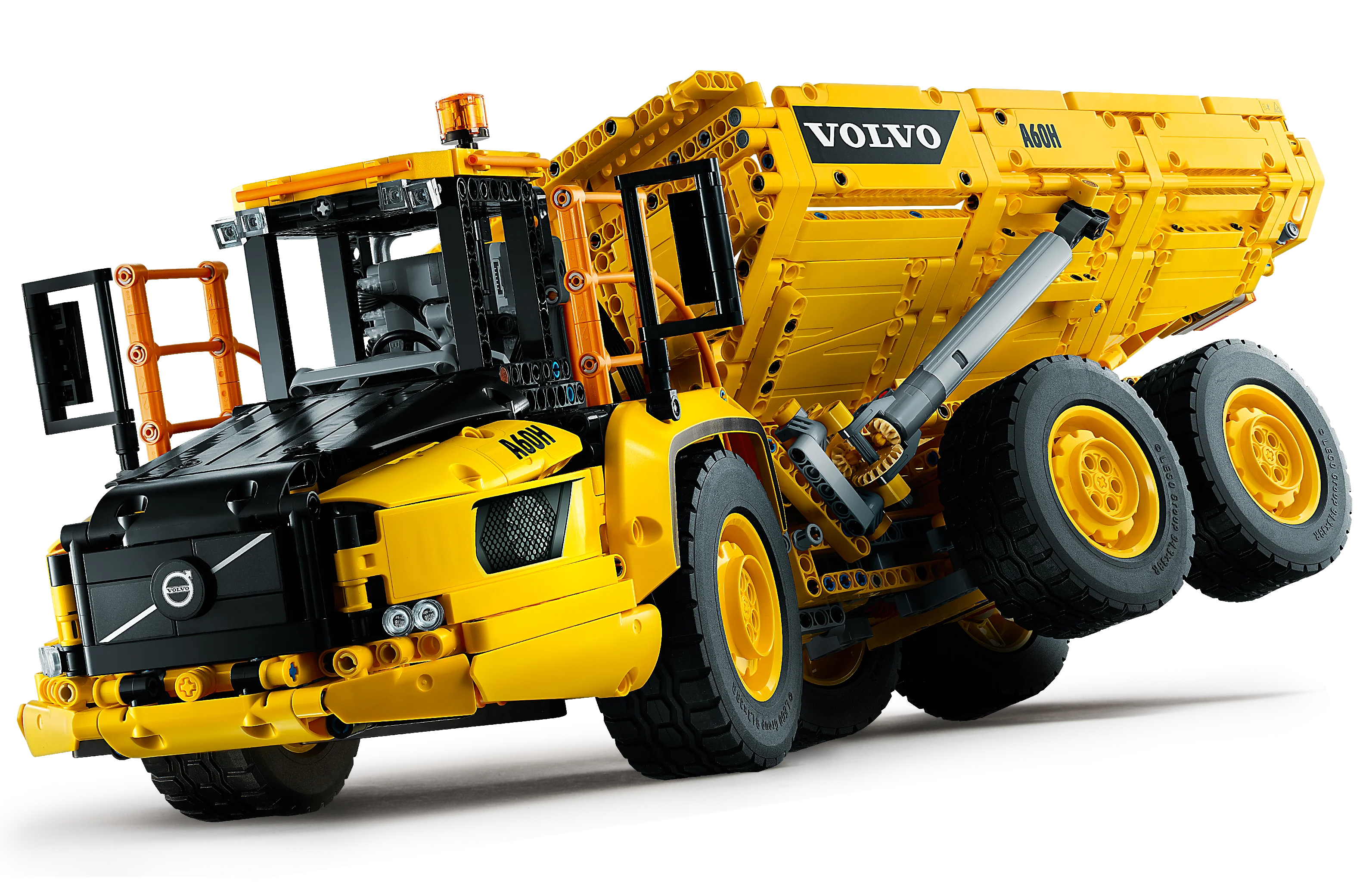 6x6 Volvo Articulated Hauler - Image 3