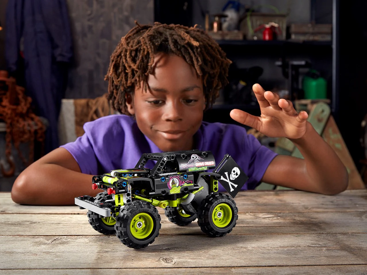 Monster Jam Grave Digger - Image 11