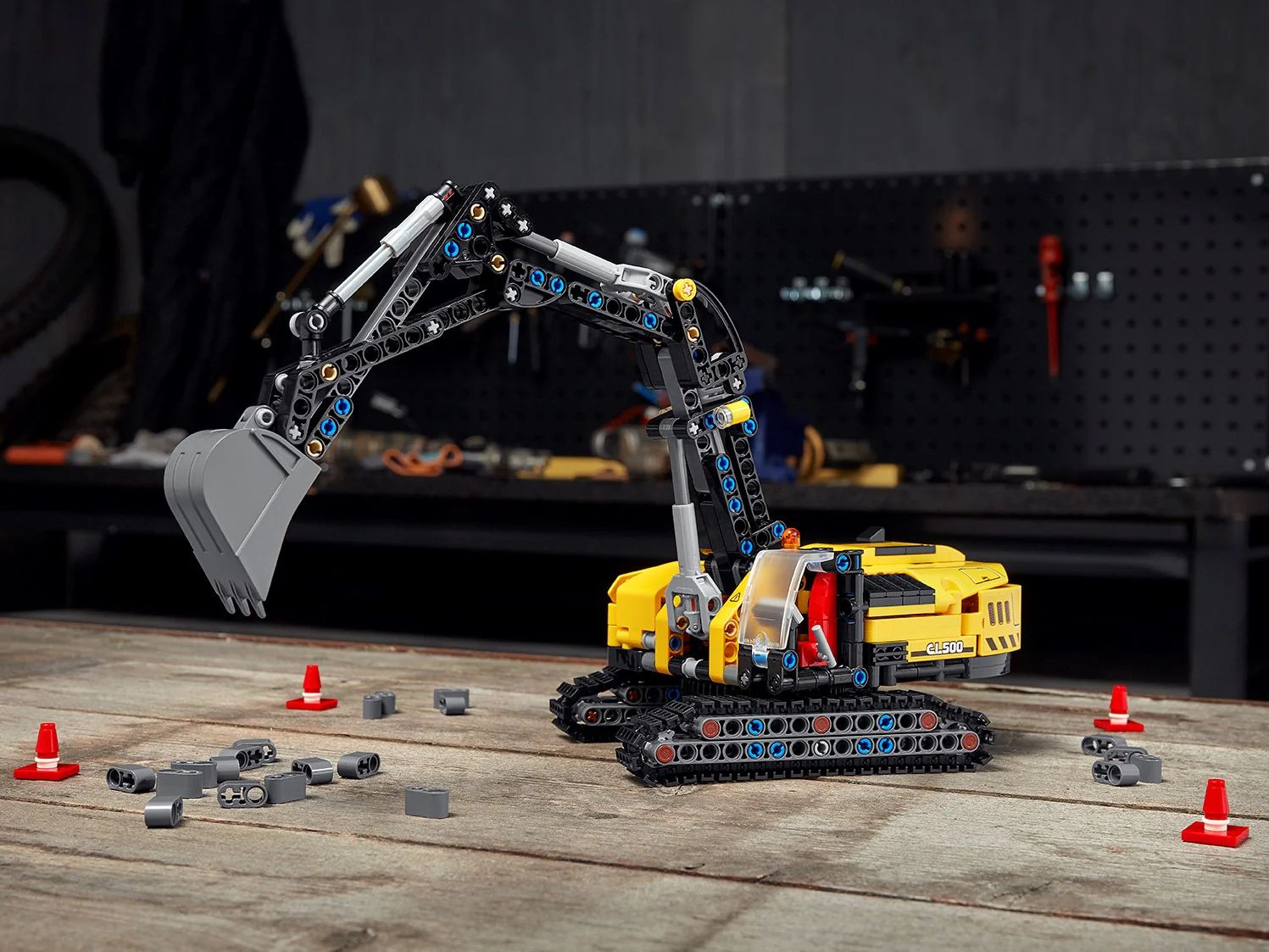 Heavy Duty Excavator - Image 13