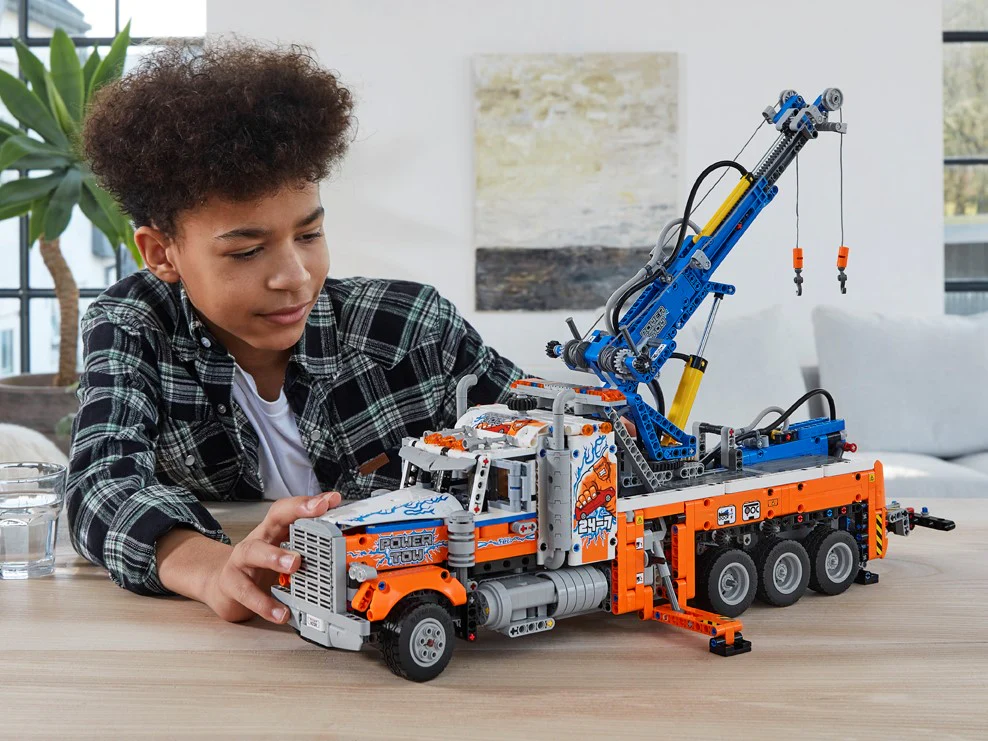 Heavy-Duty Tow Truck - Image 13