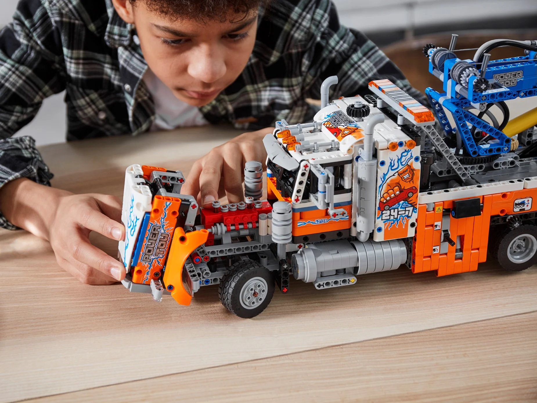 Heavy-Duty Tow Truck - Image 17