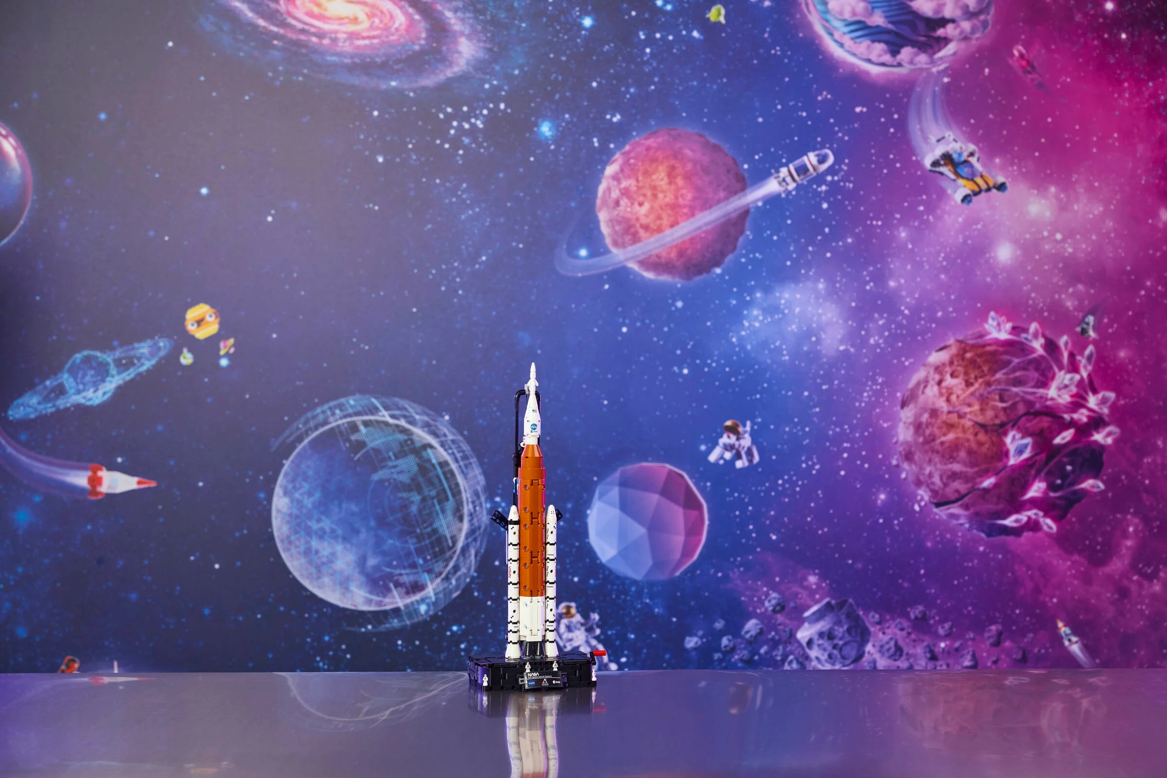 NASA Artemis Space Launch System Rocket - Image 9