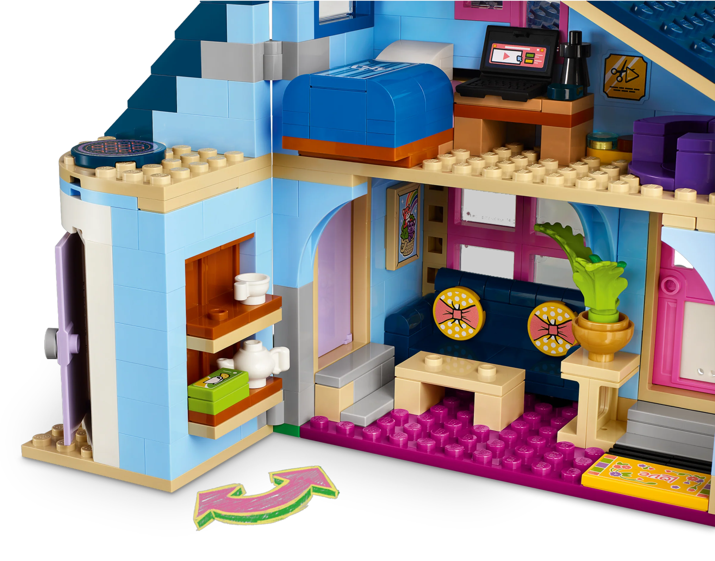 Olly and Paisley's Family Houses - Image 4