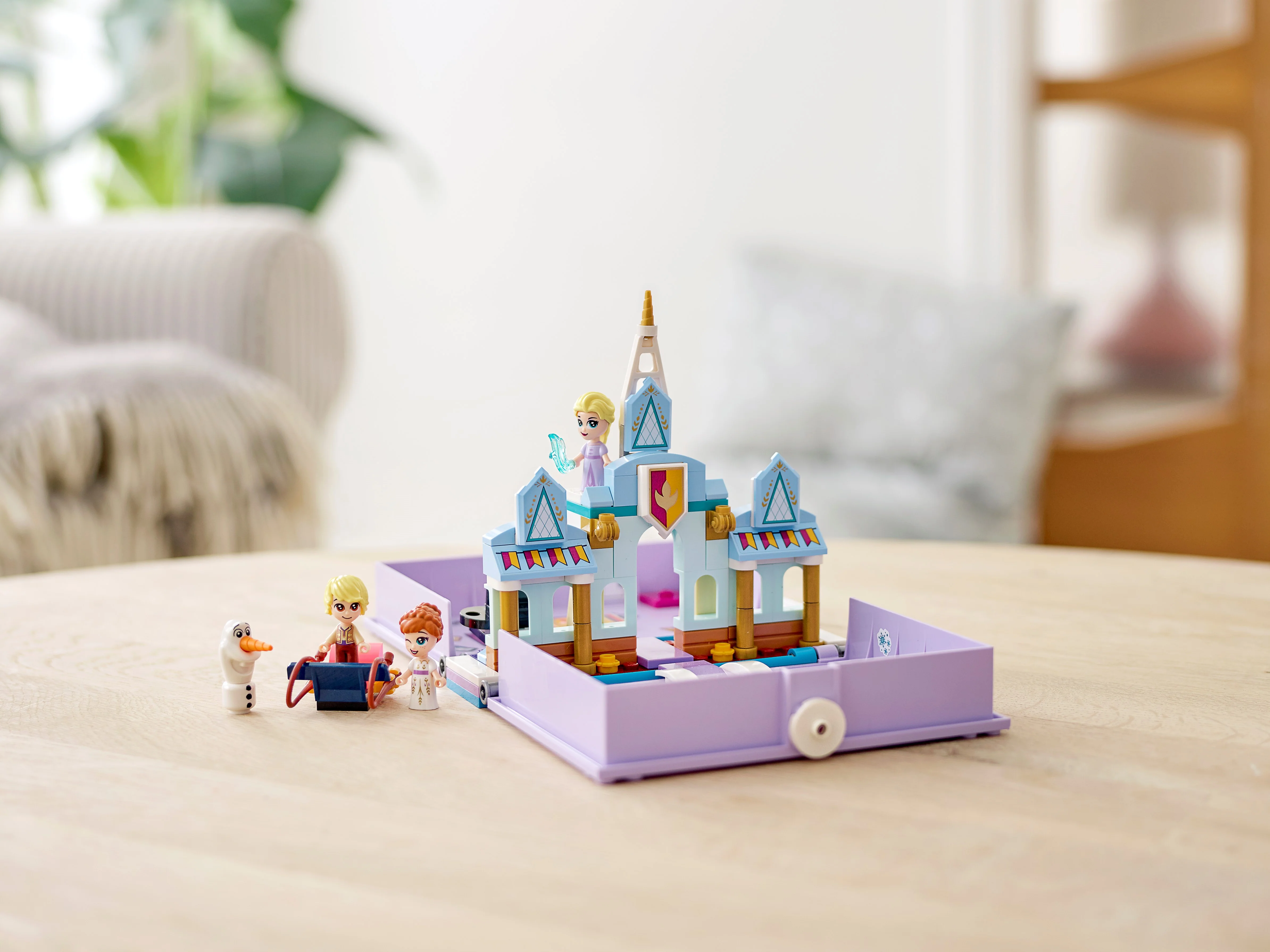 Anna and Elsa's Storybook Adventures - Image 9