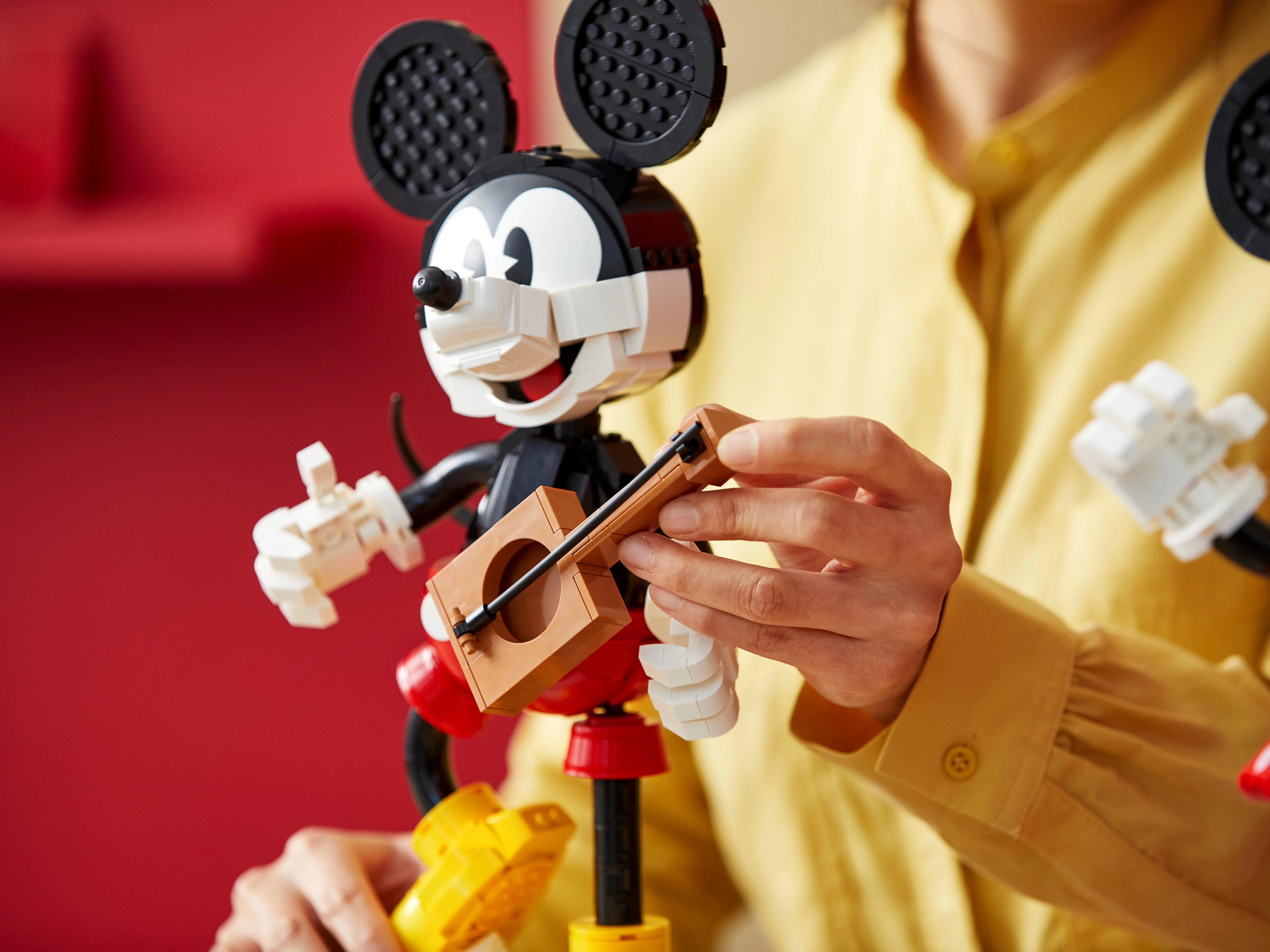 Mickey Mouse and Minnie Mouse - Image 16