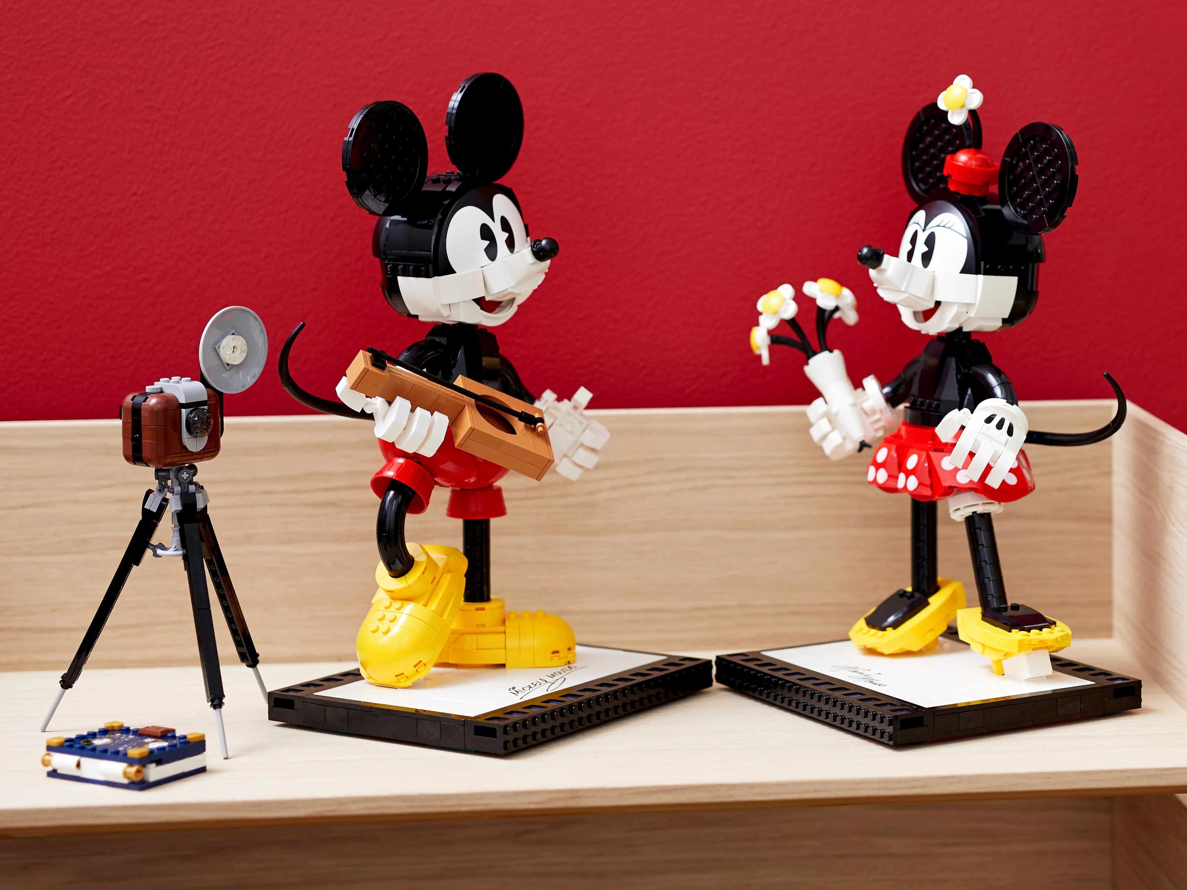 Mickey Mouse and Minnie Mouse - Image 22