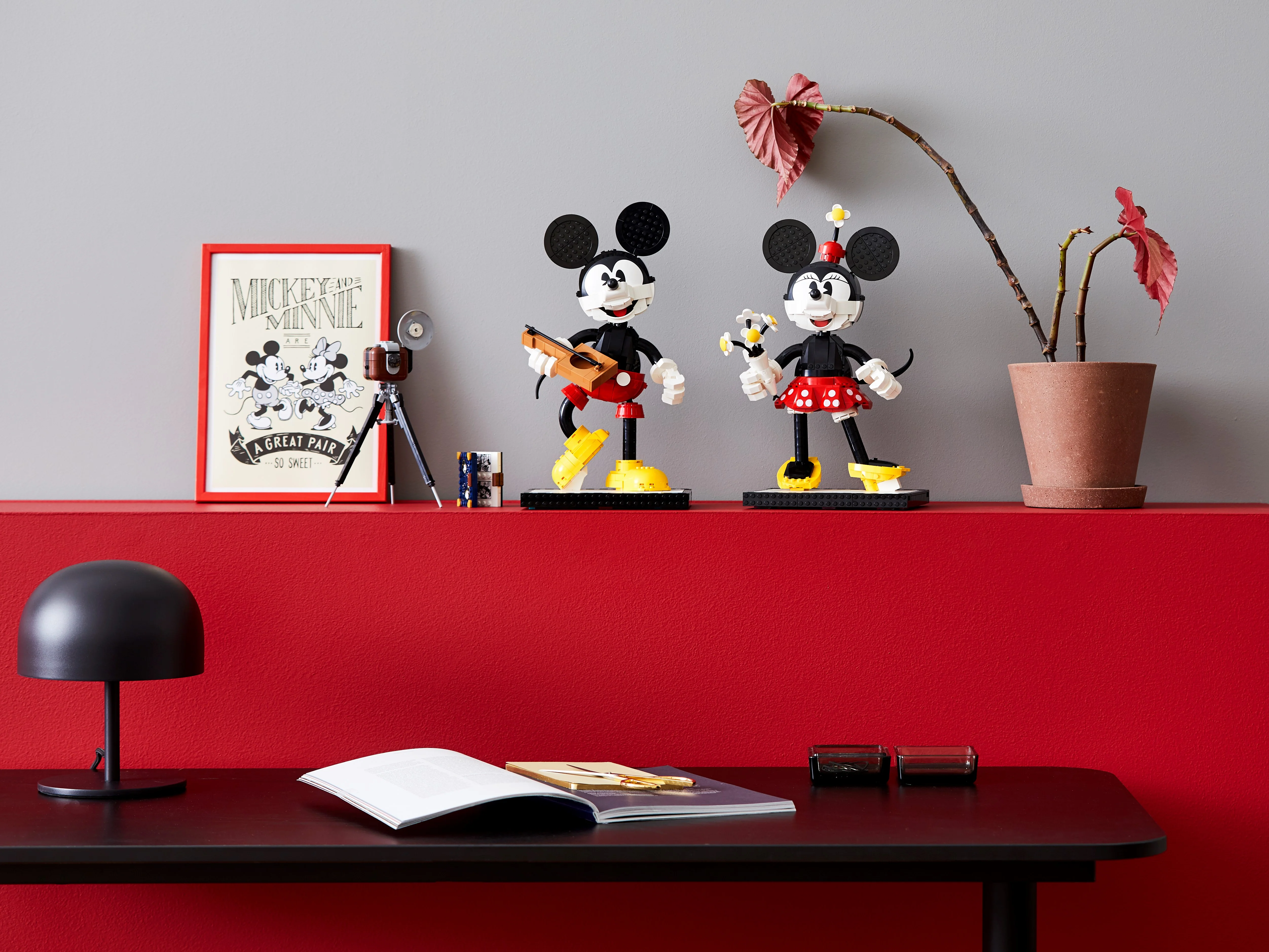 Mickey Mouse and Minnie Mouse - Image 25