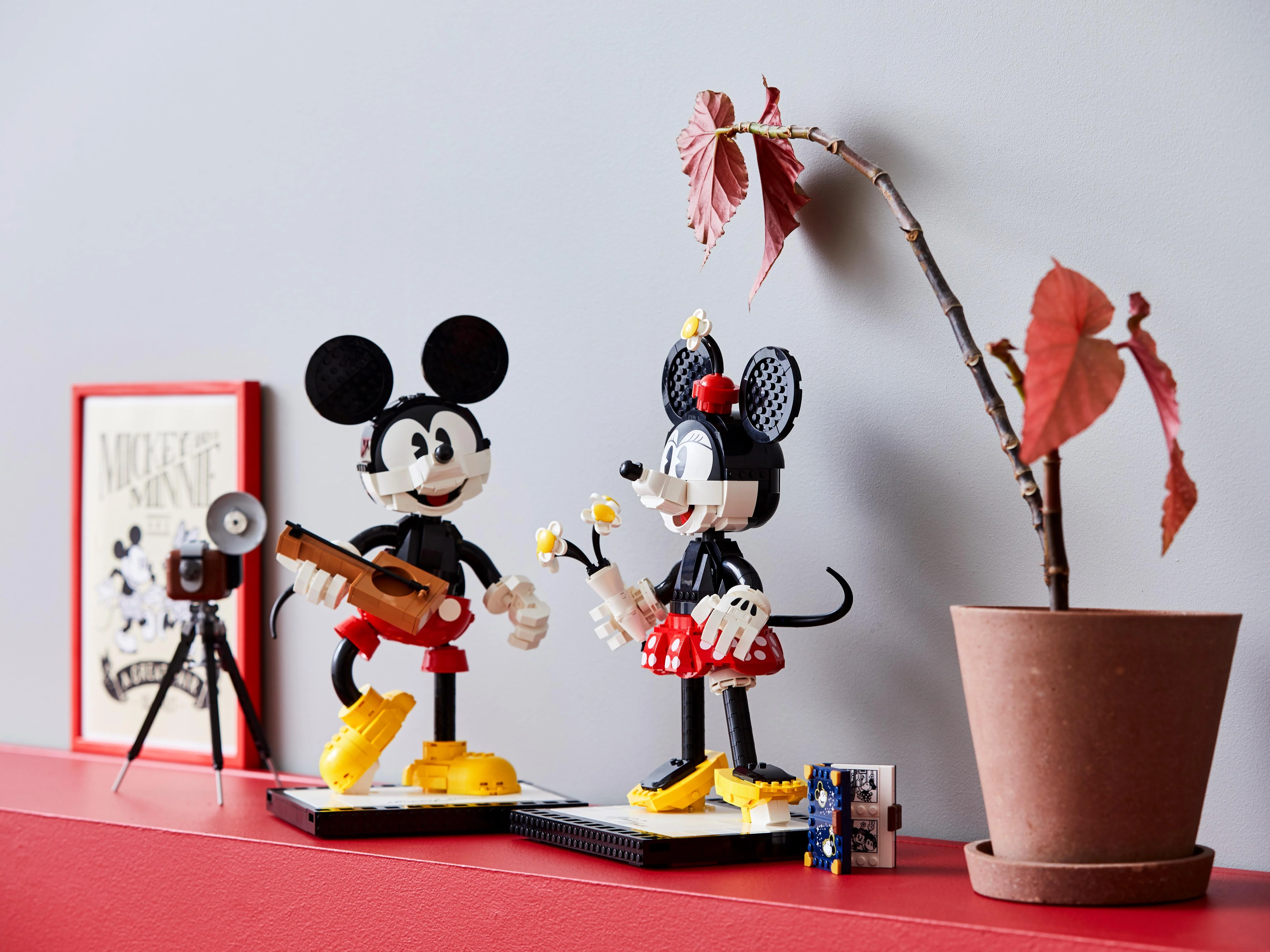 Mickey Mouse and Minnie Mouse - Image 26