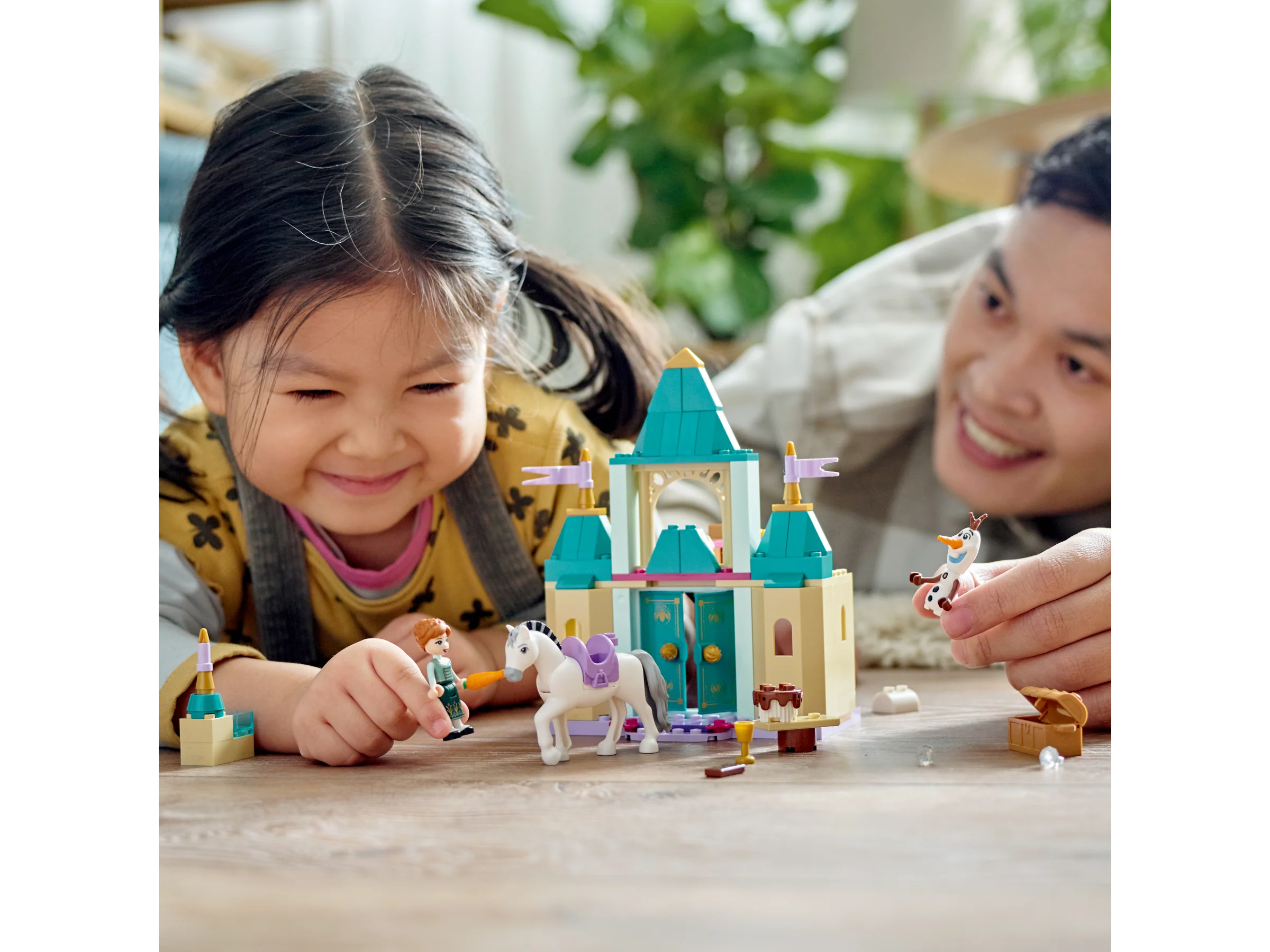 Anna and Olaf's Castle Fun - Image 7