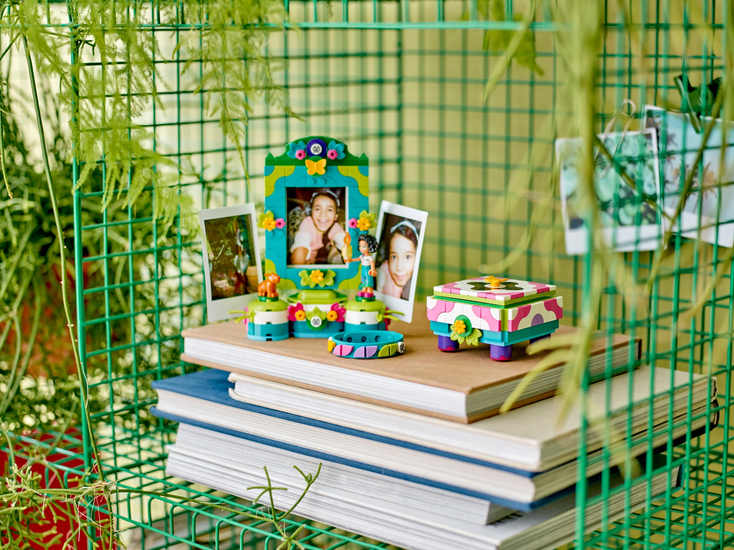 Mirabel's Photo Frame and Jewellery Box - Image 11