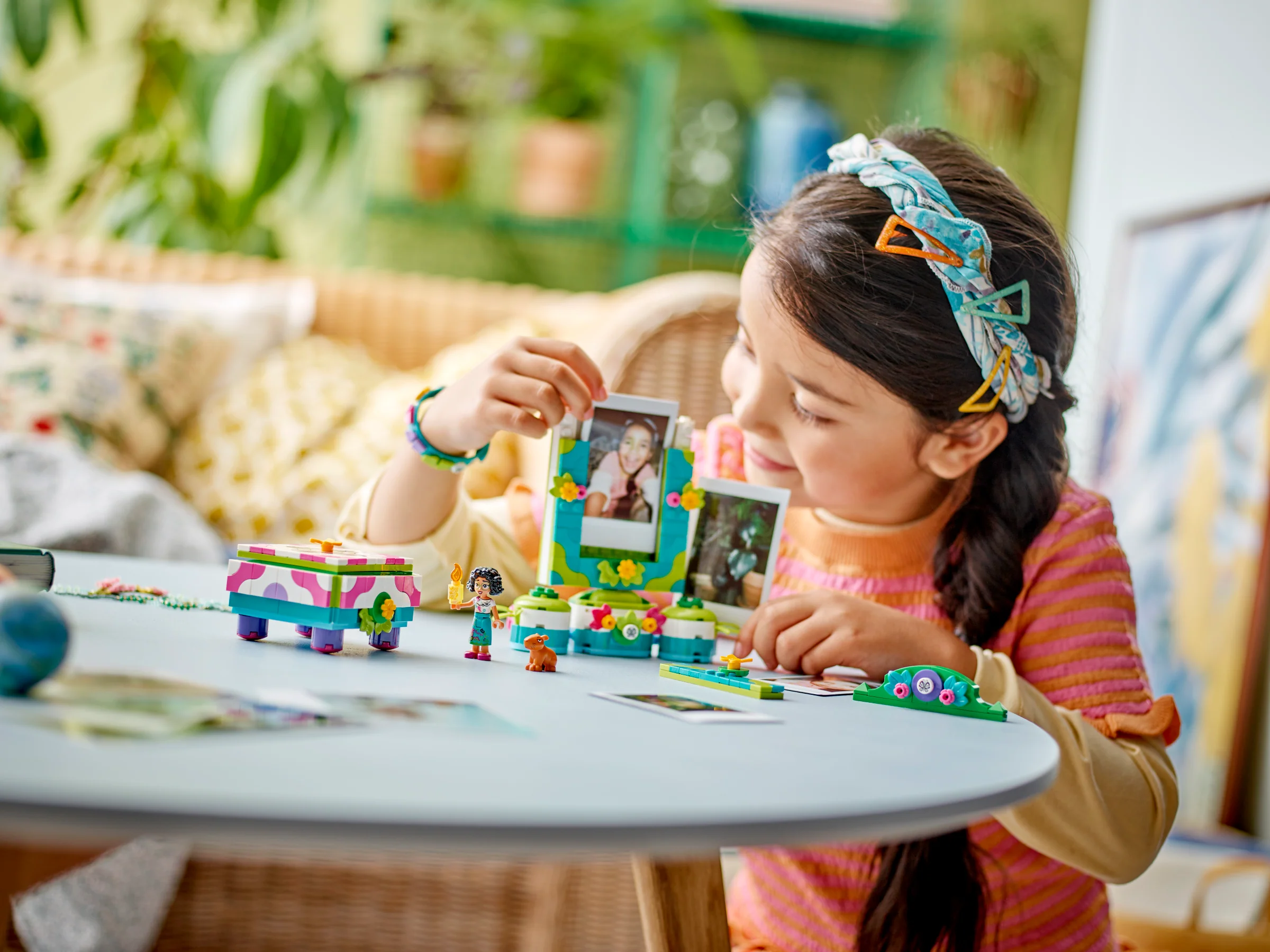 Mirabel's Photo Frame and Jewellery Box - Image 9