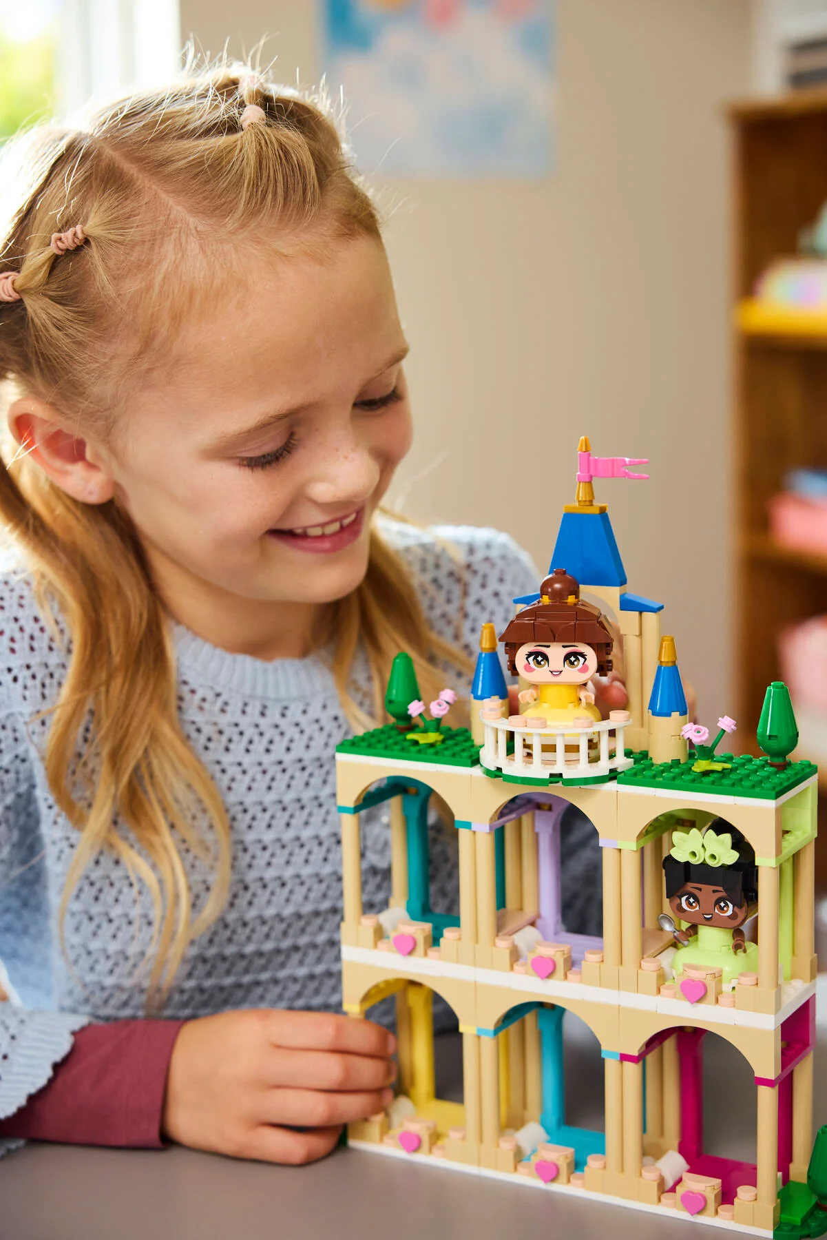 Mini Belle & Tiana with Castle - Image 7