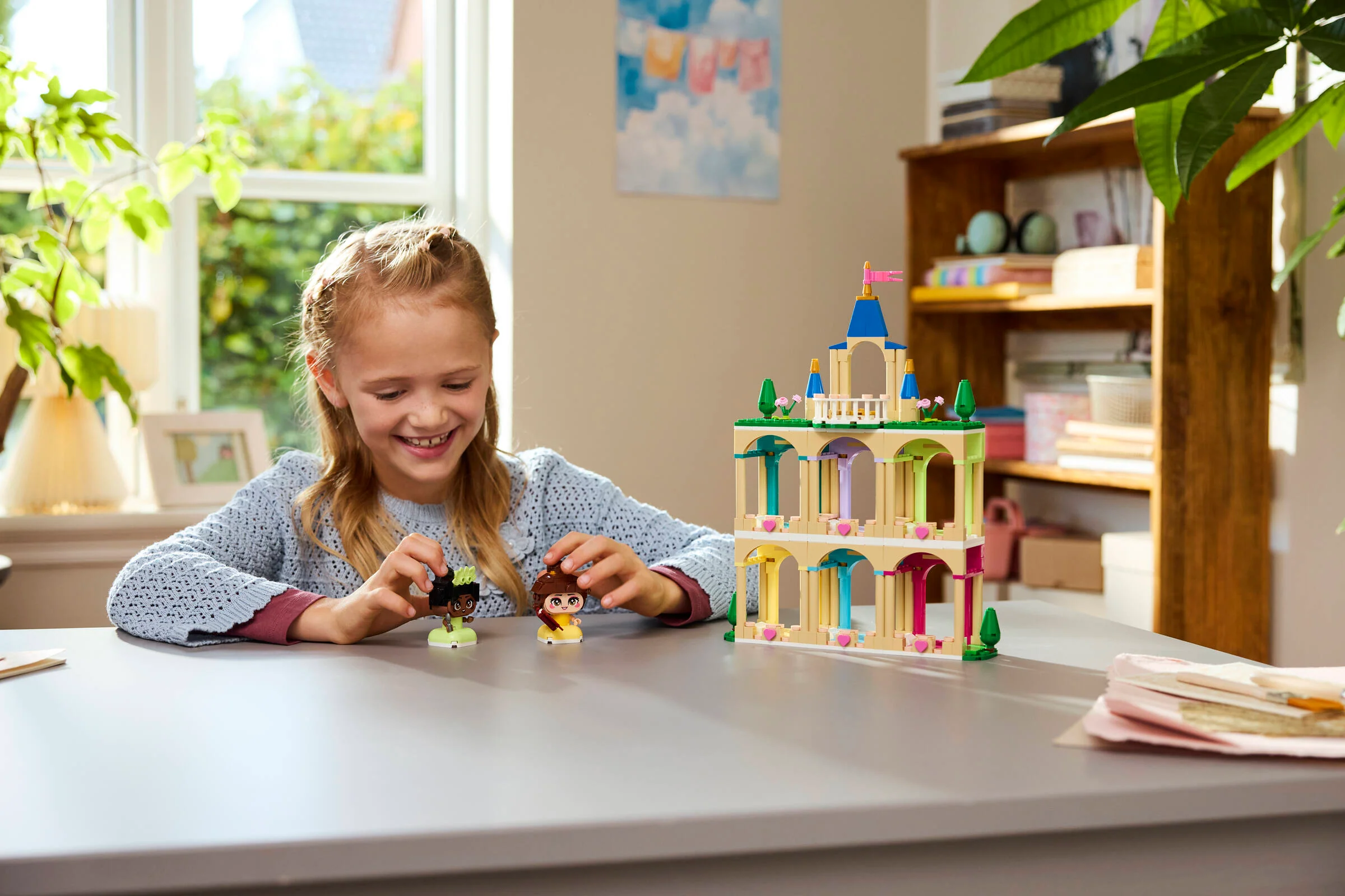 Mini Belle & Tiana with Castle - Image 8