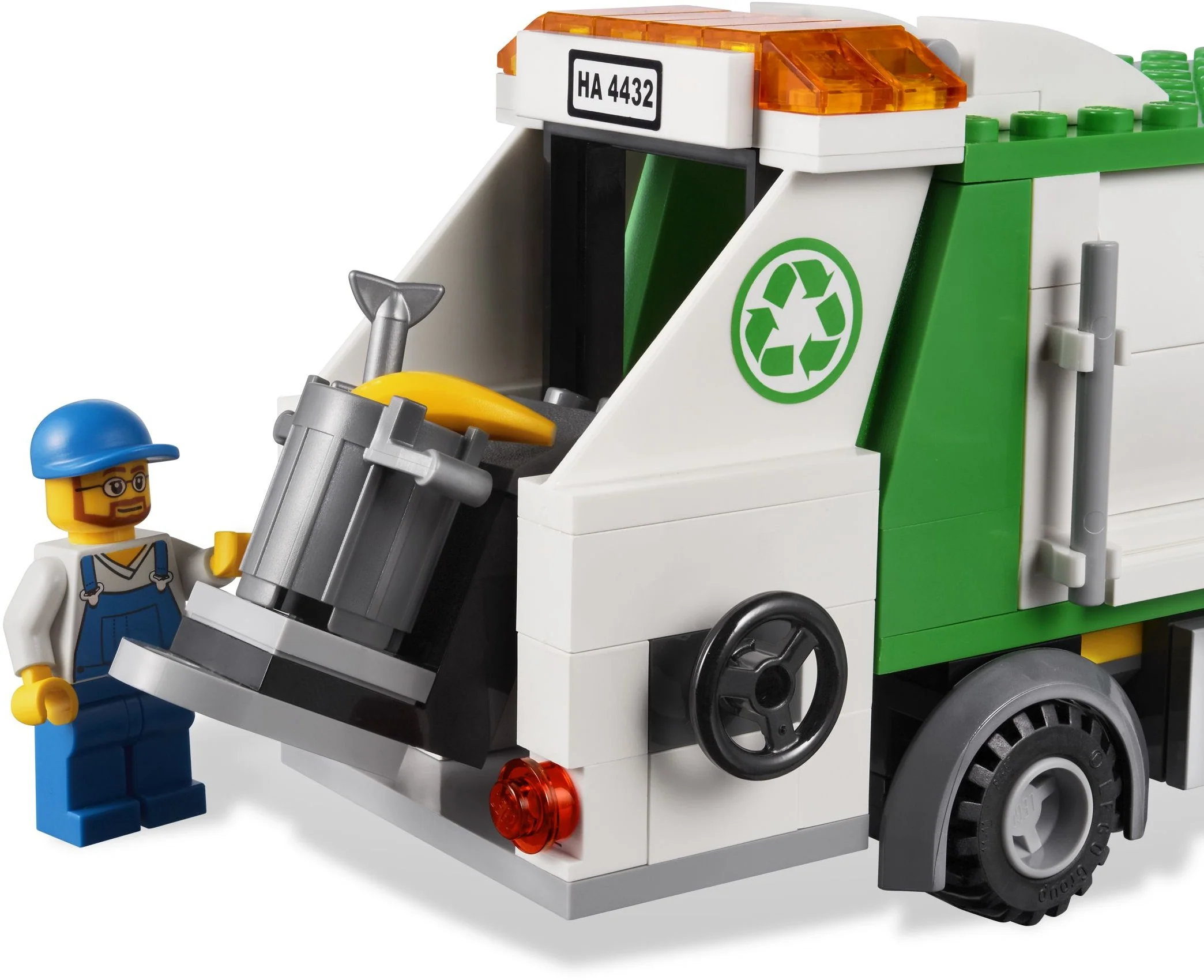 Garbage Truck - Image 3