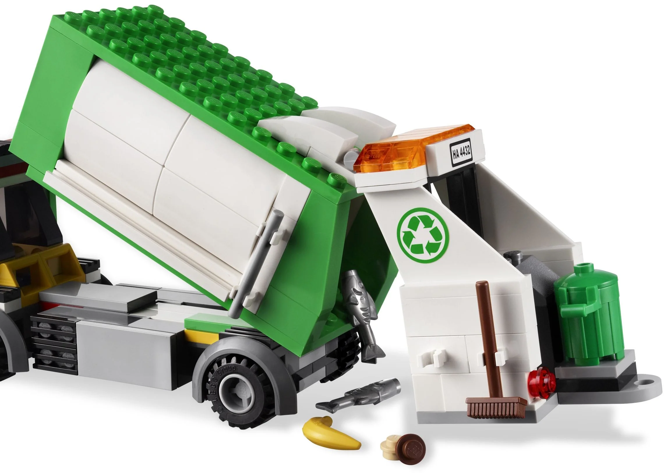 Garbage Truck - Image 4