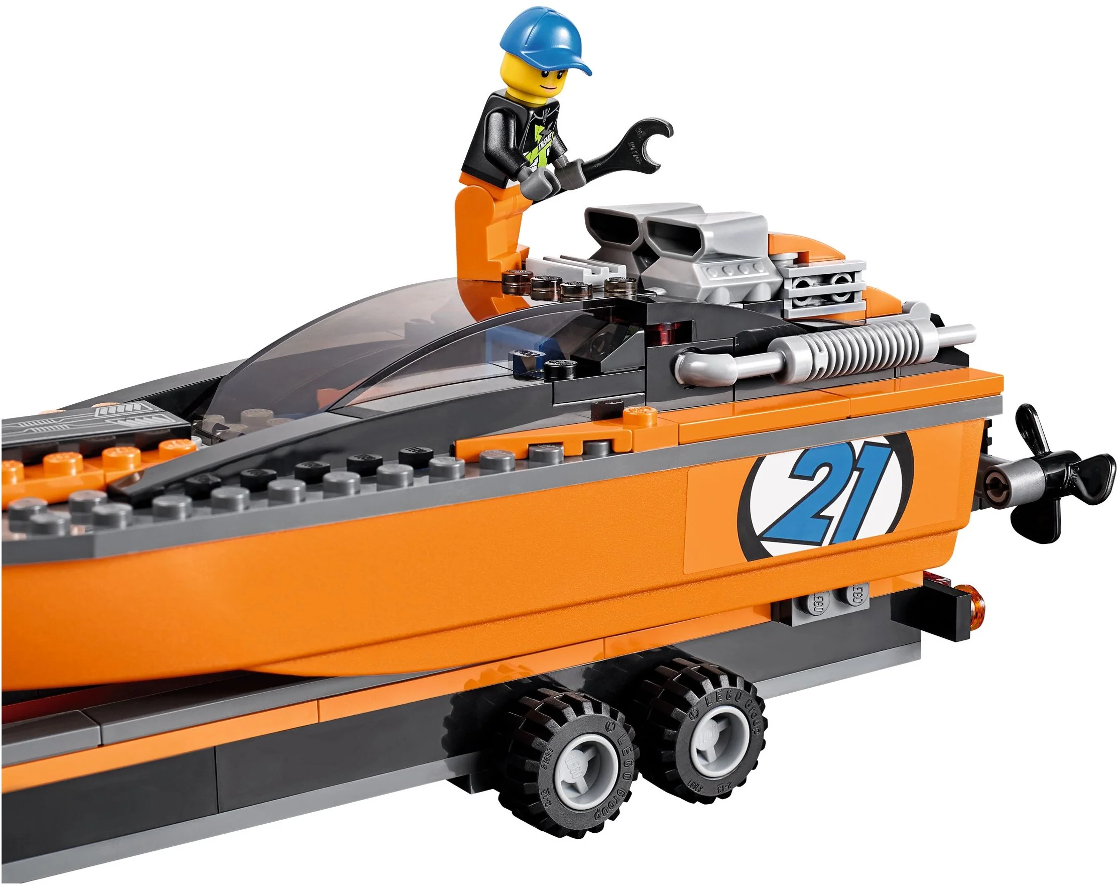4x4 with Powerboat - Image 6