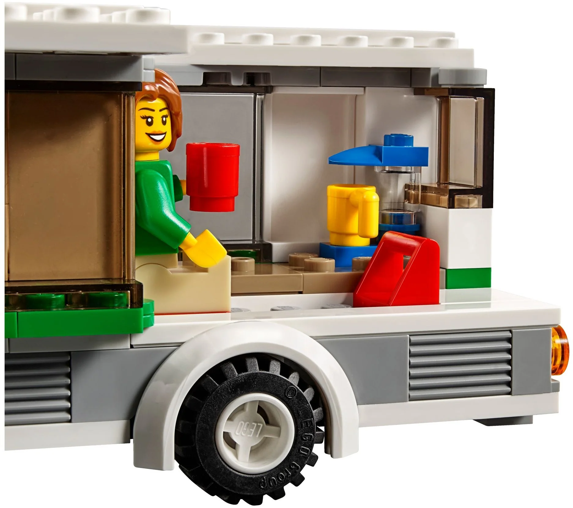 Van & Caravan - Image 9