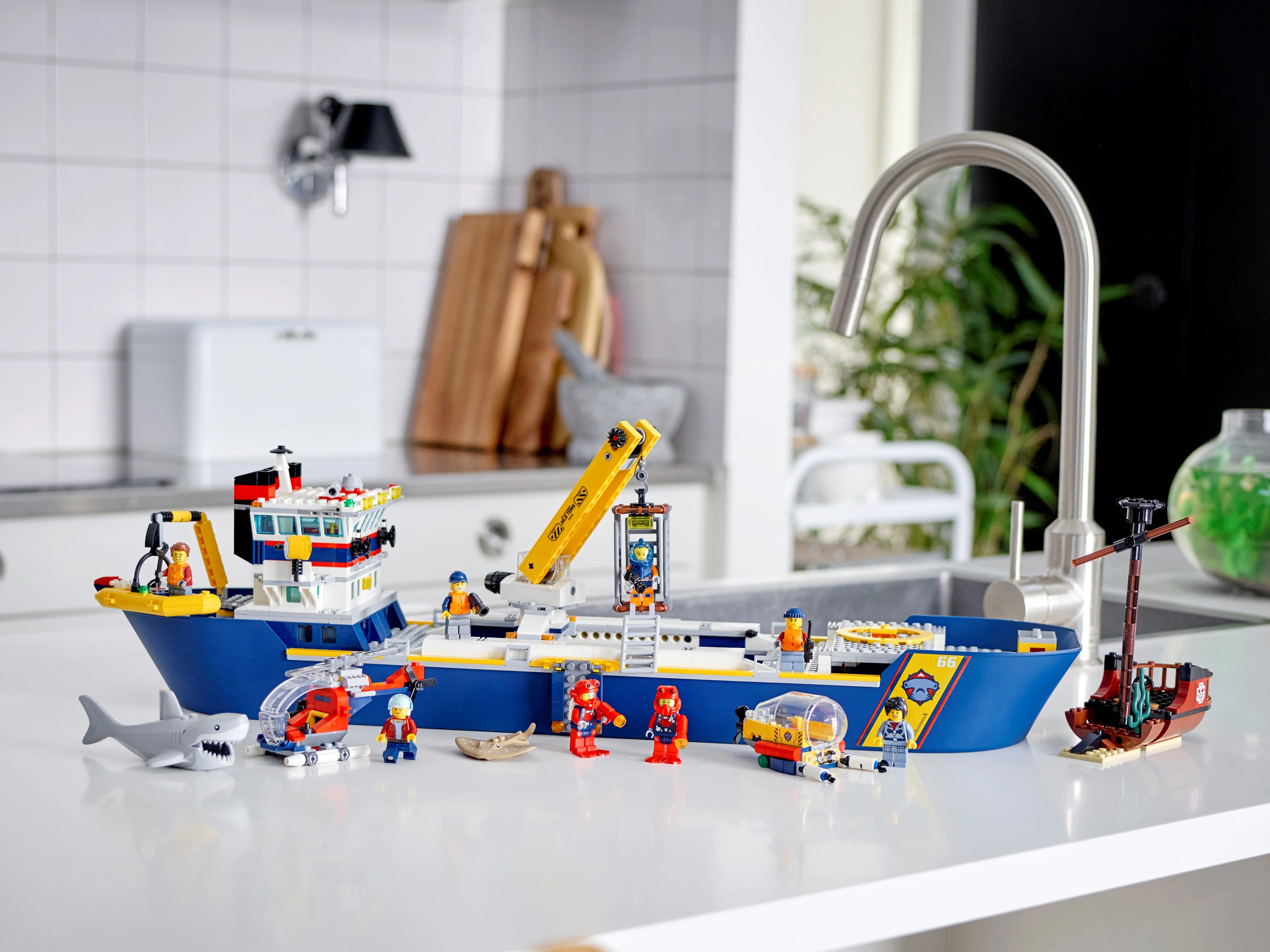 Ocean Exploration Ship - Image 10