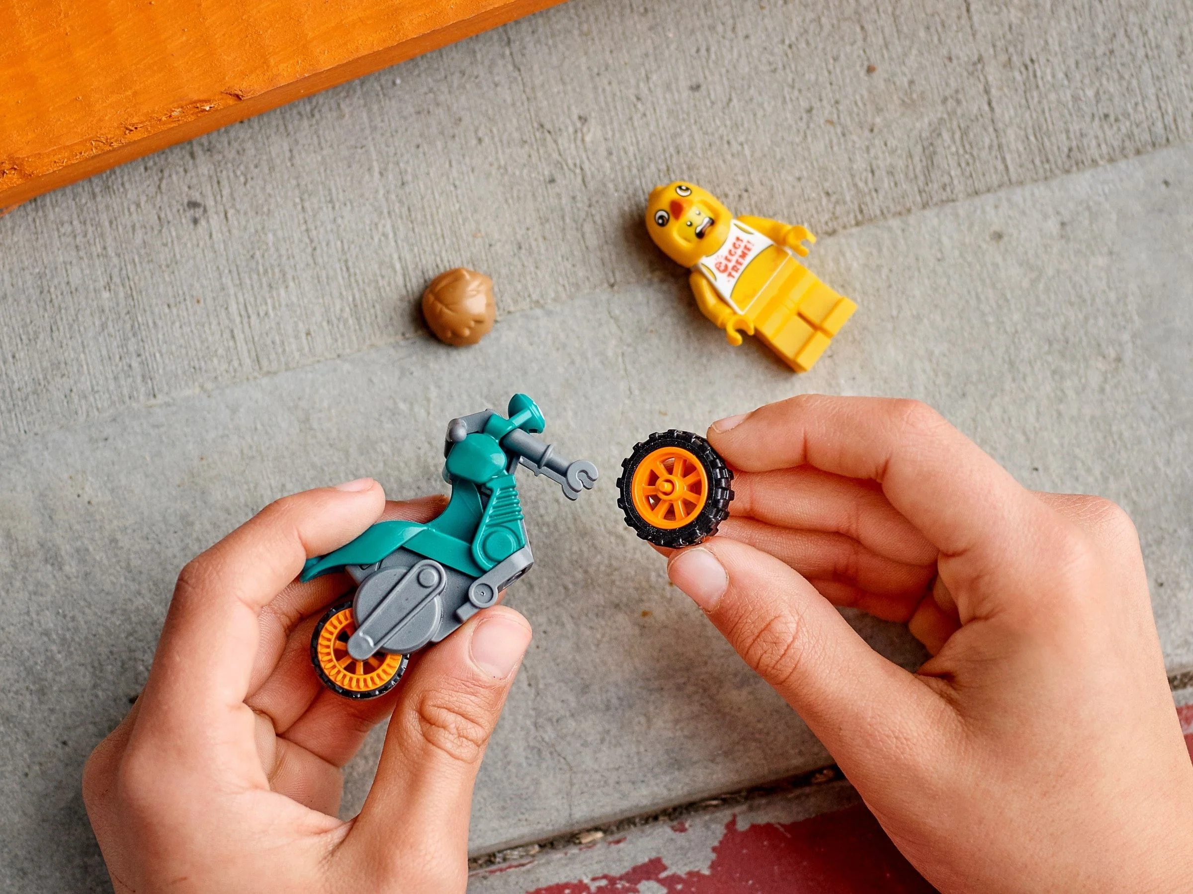 Chicken Stunt Bike - Image 4