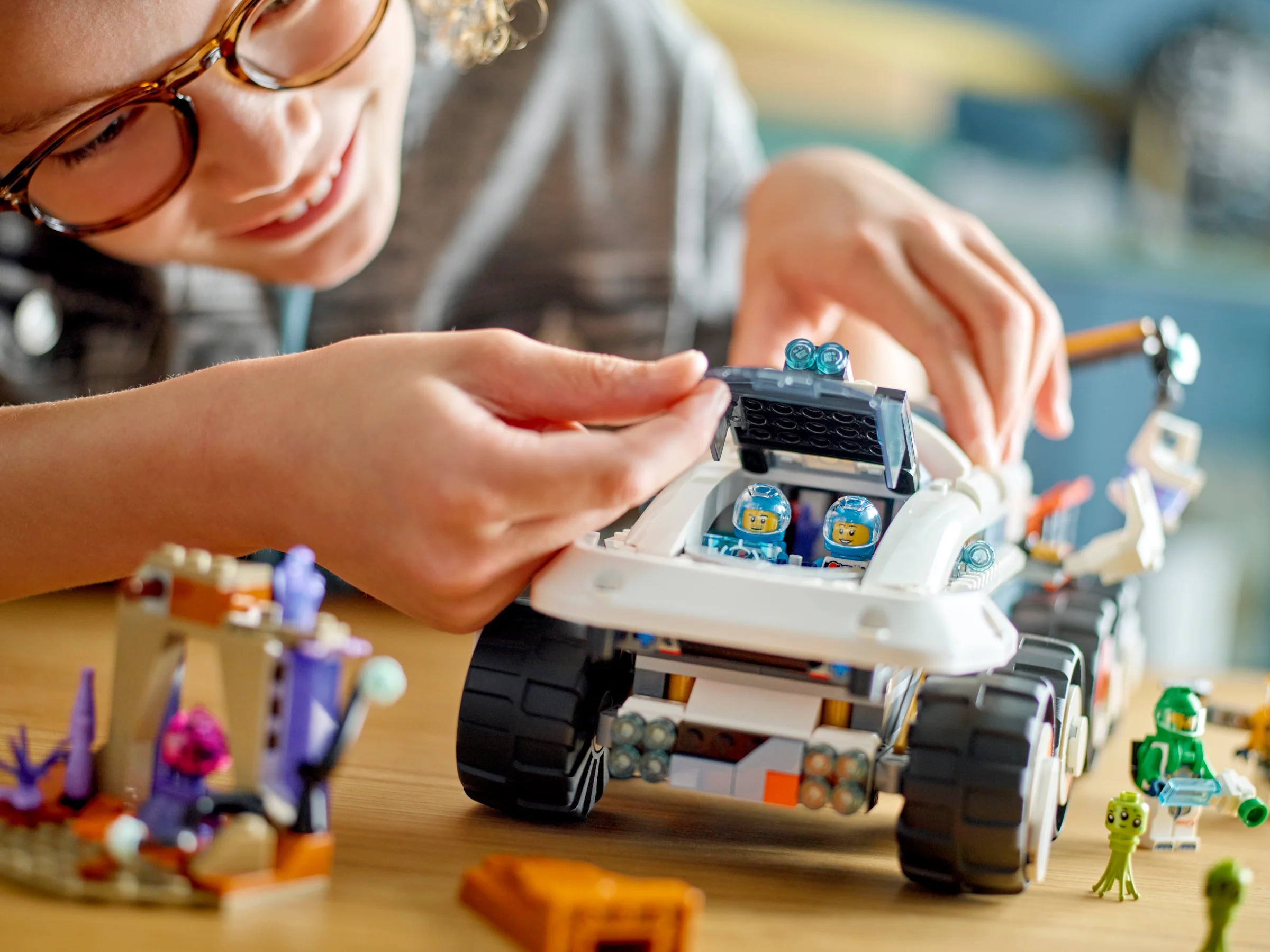Command Rover and Crane Loader - Image 7