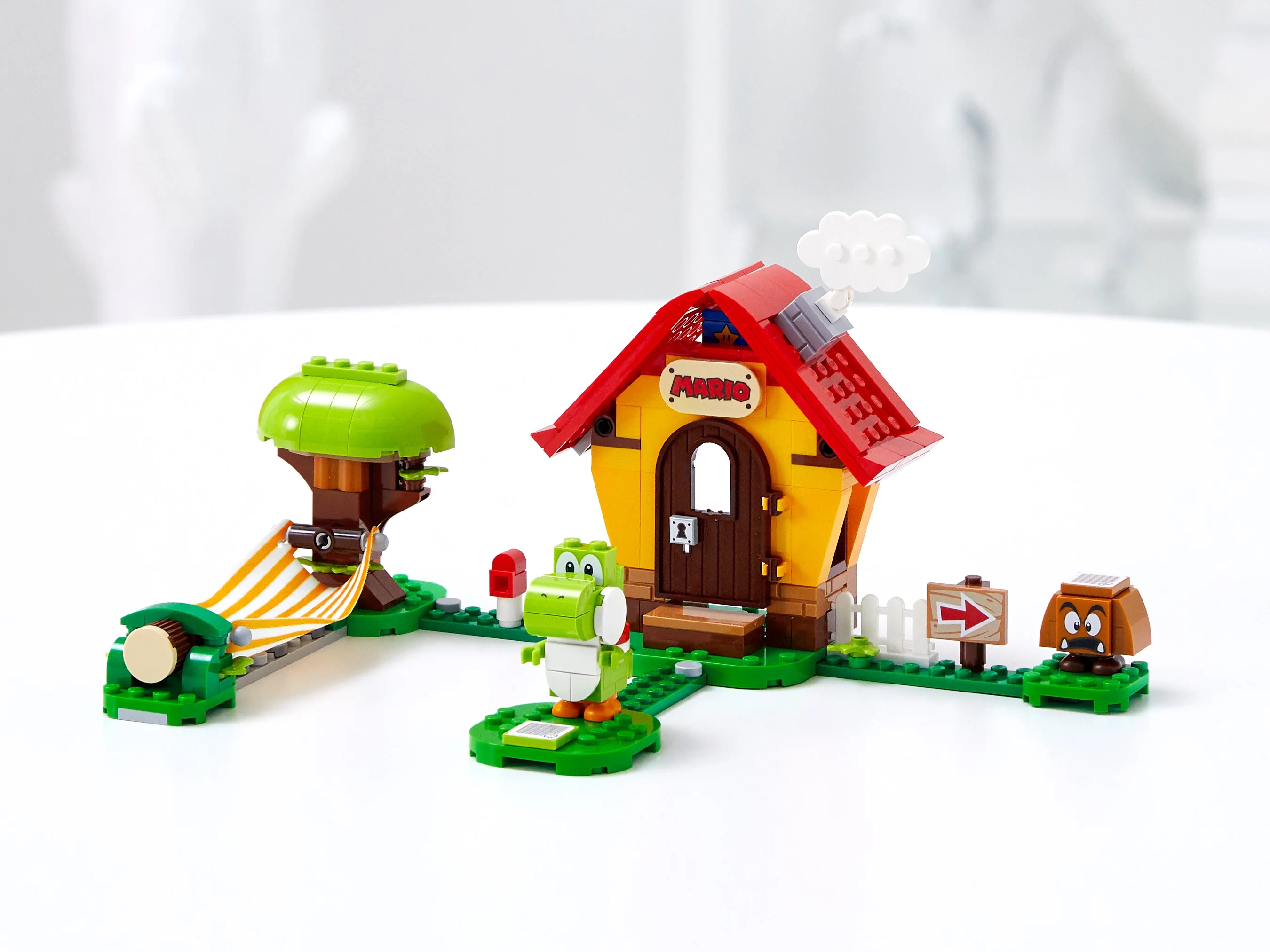 Mario's House & Yoshi - Image 4