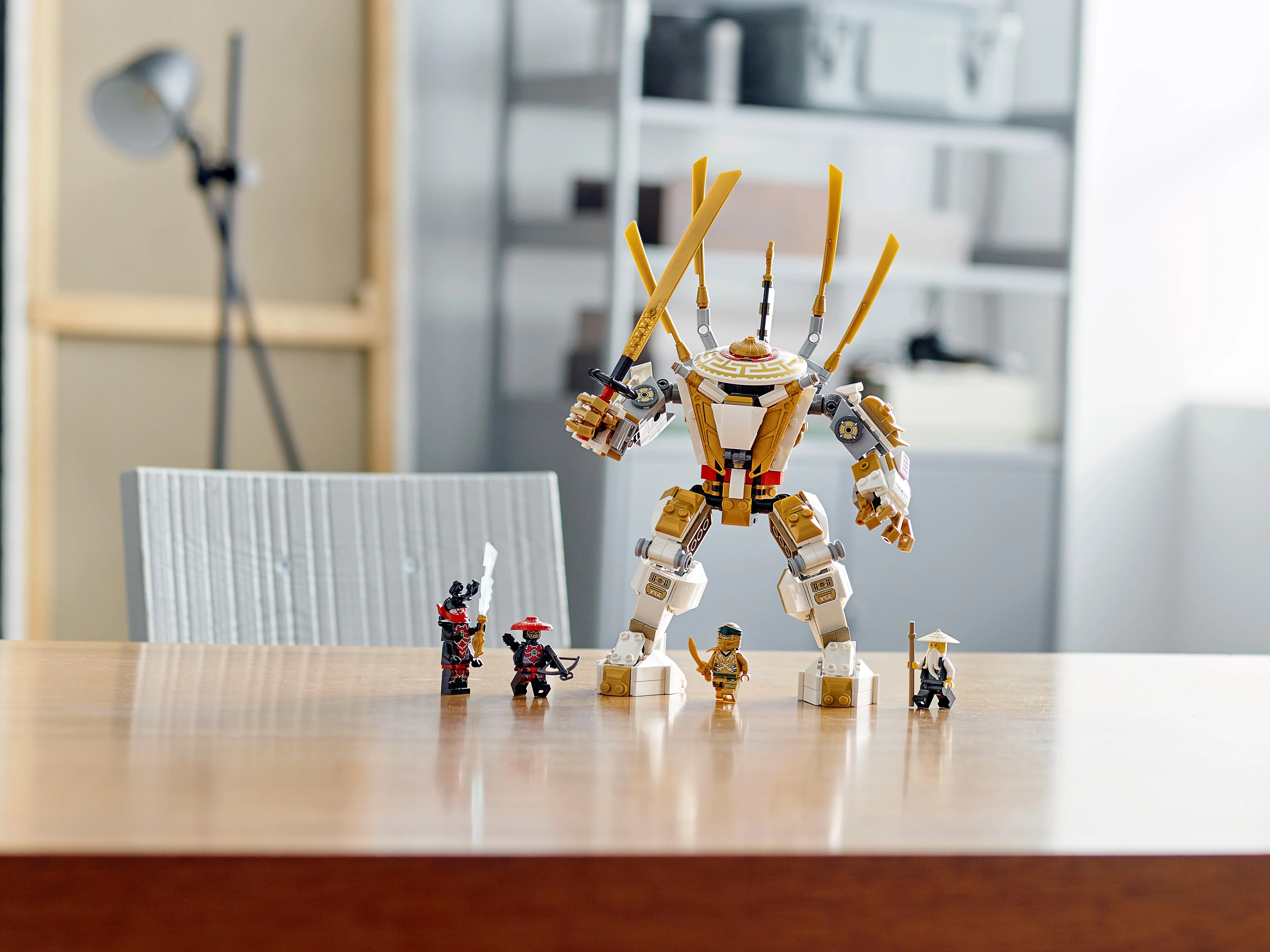 Golden Mech - Image 8