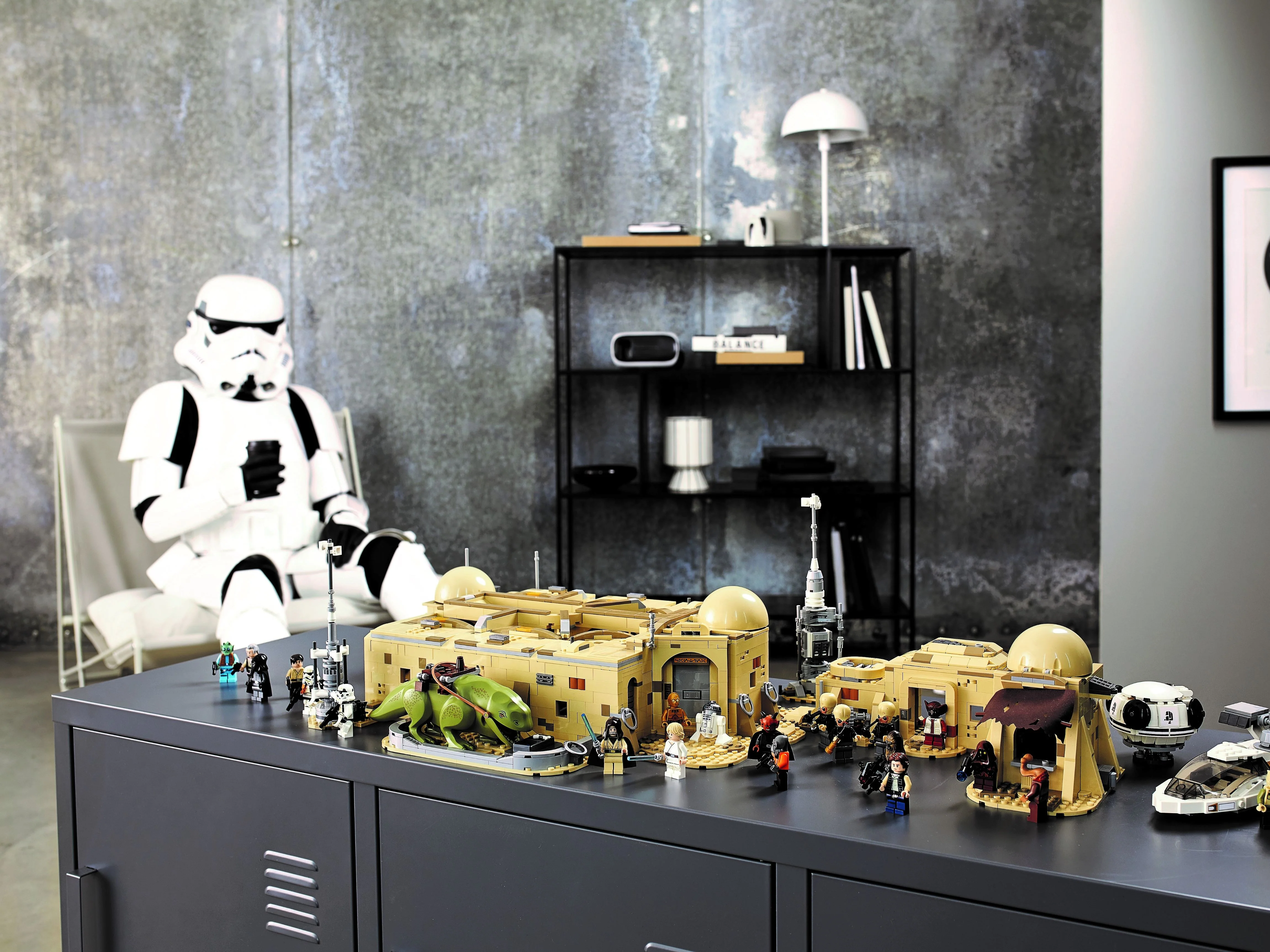Mos Eisley Cantina - Image 19