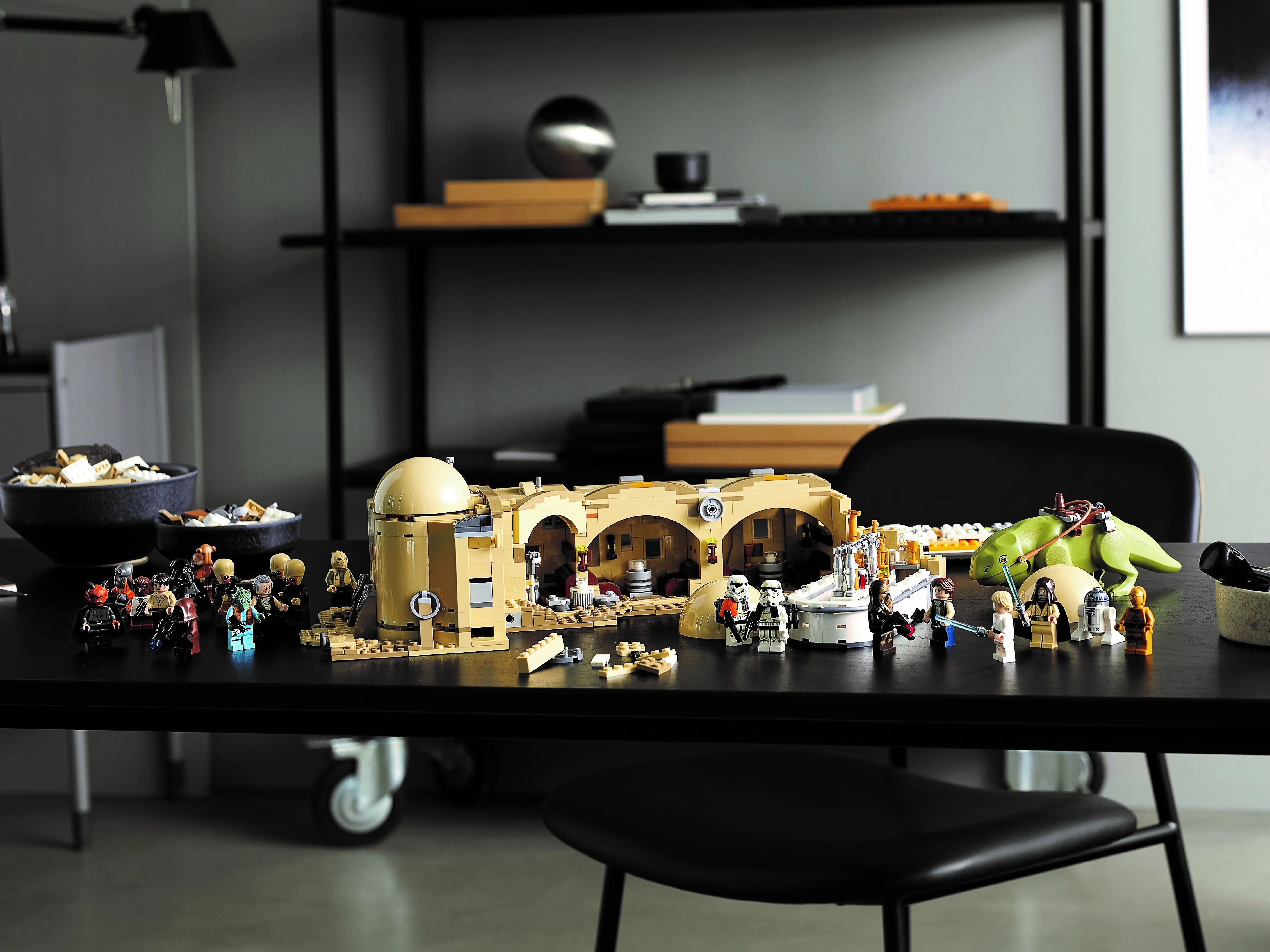 Mos Eisley Cantina - Image 21