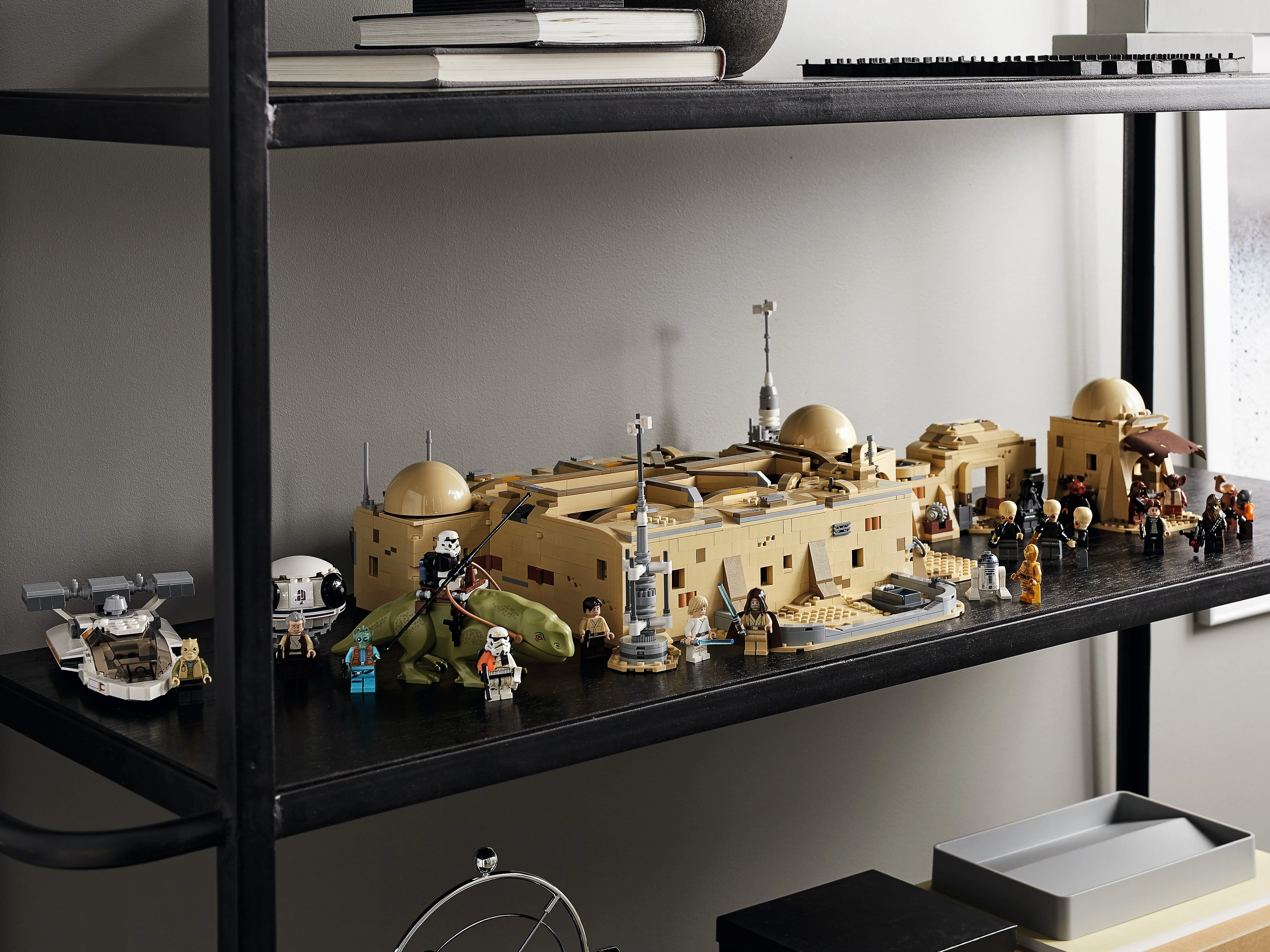 Mos Eisley Cantina - Image 22