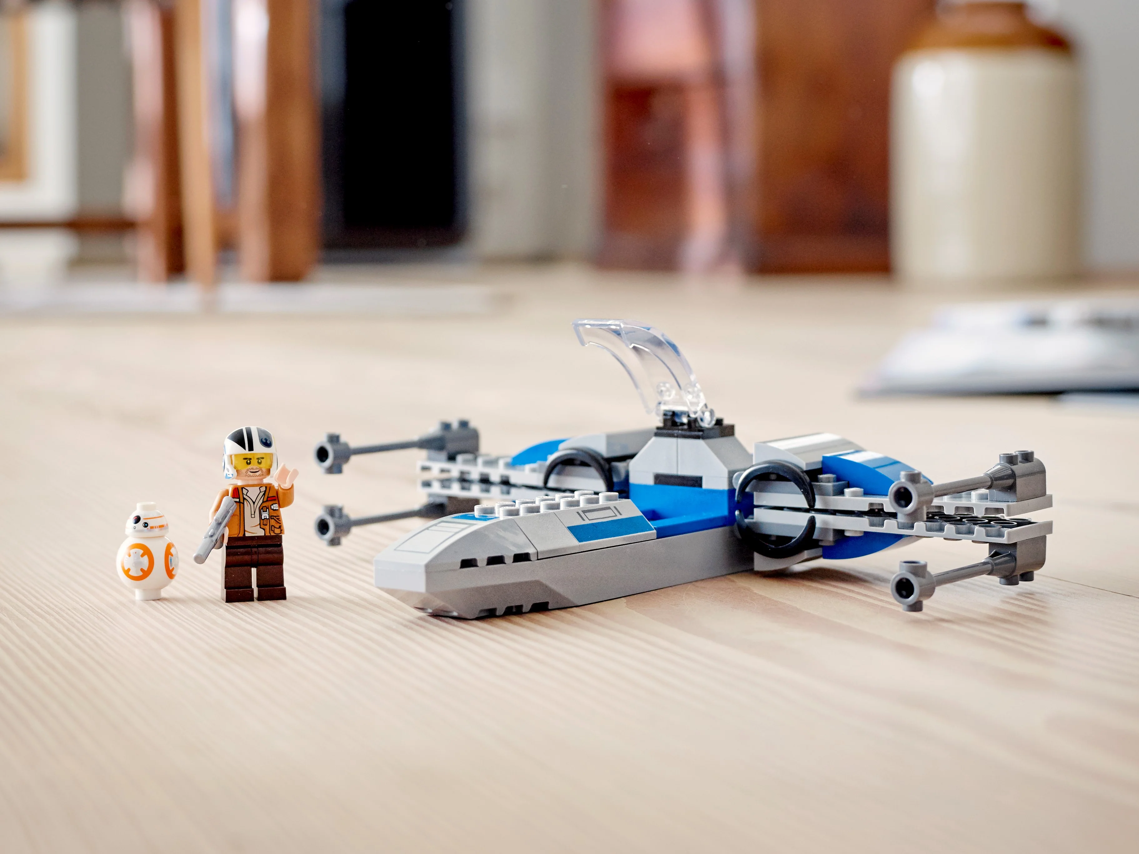 Resistance X-Wing Starfighter - Image 11