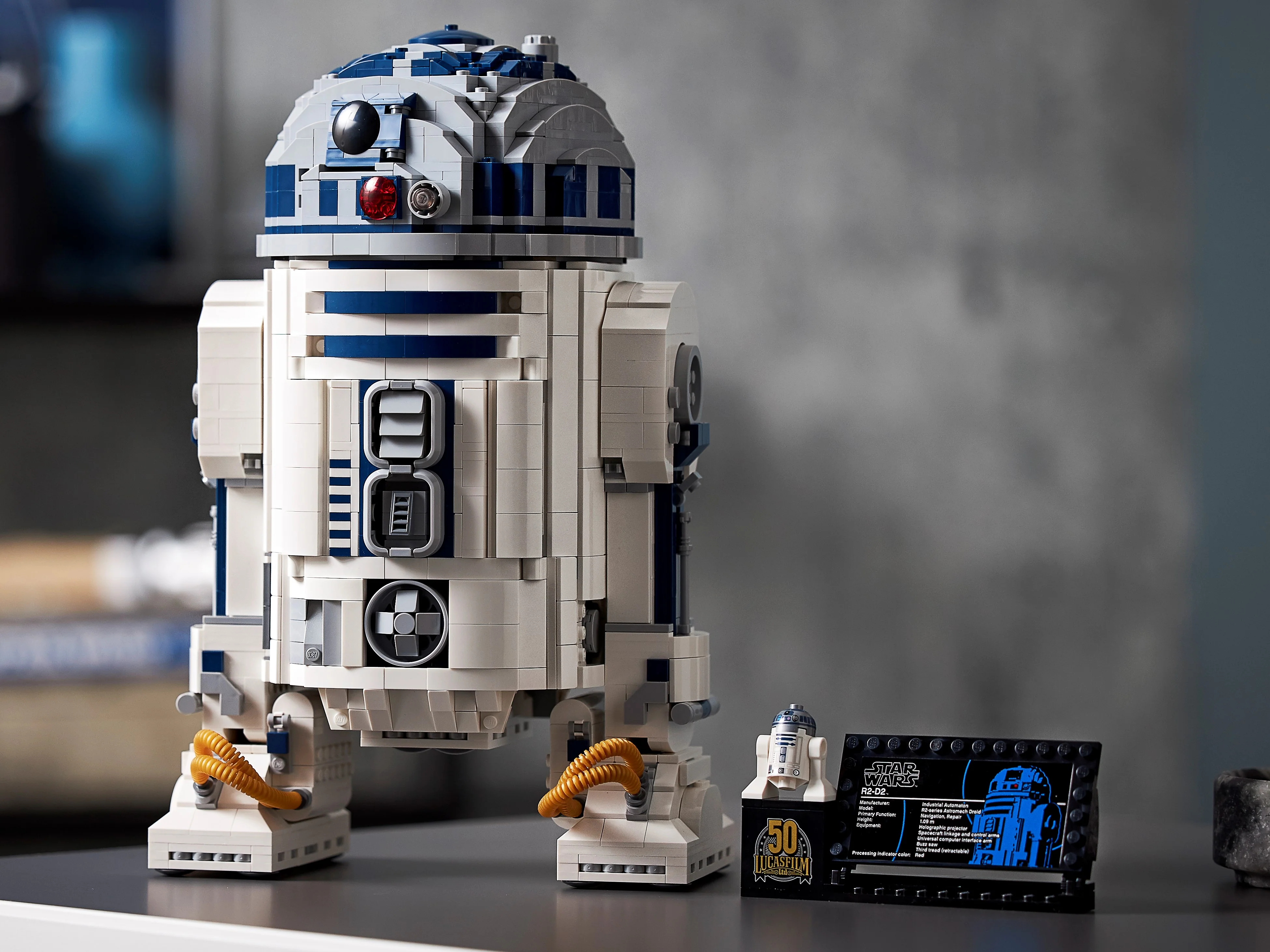 R2-D2 - Image 12