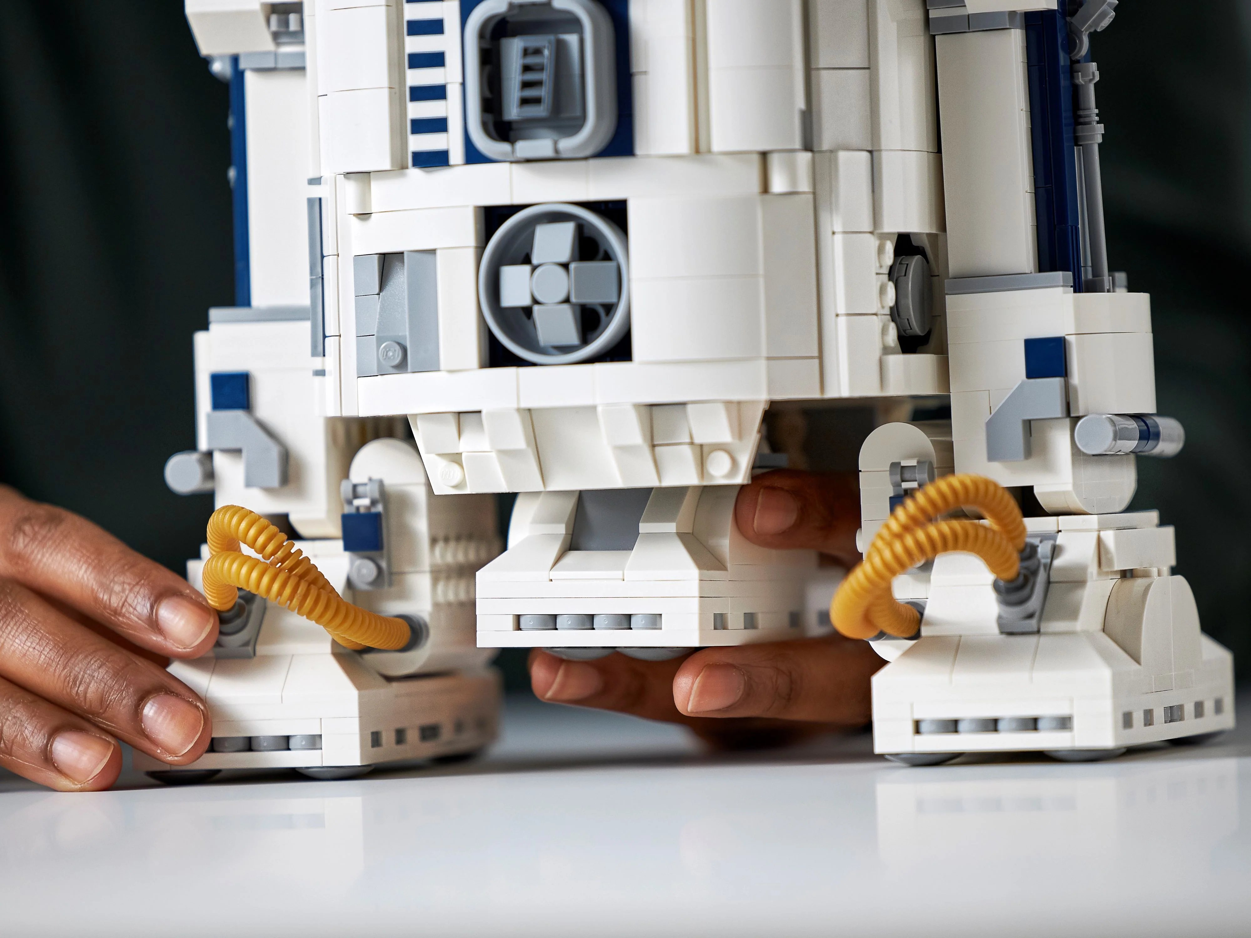 R2-D2 - Image 18