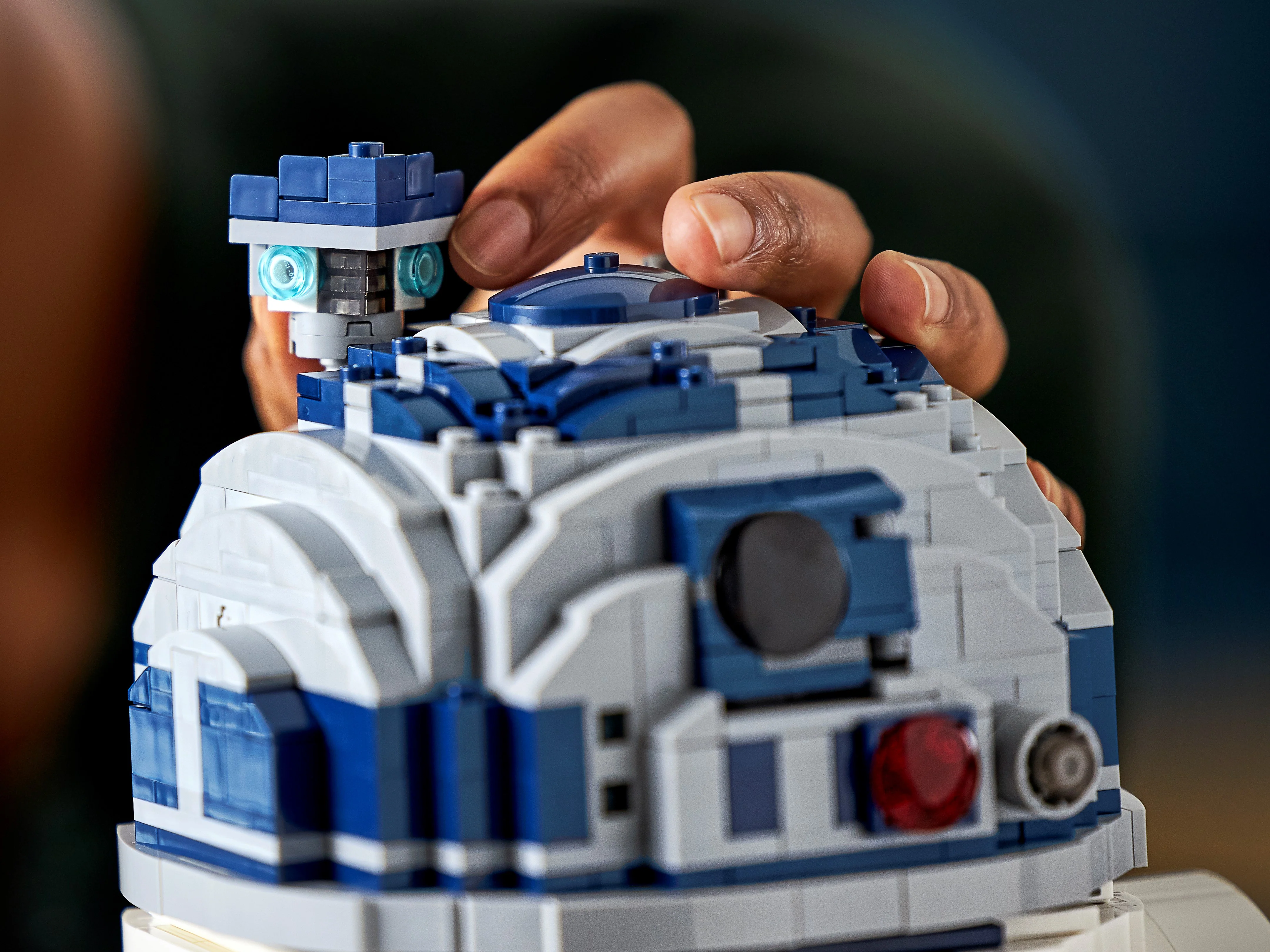 R2-D2 - Image 20