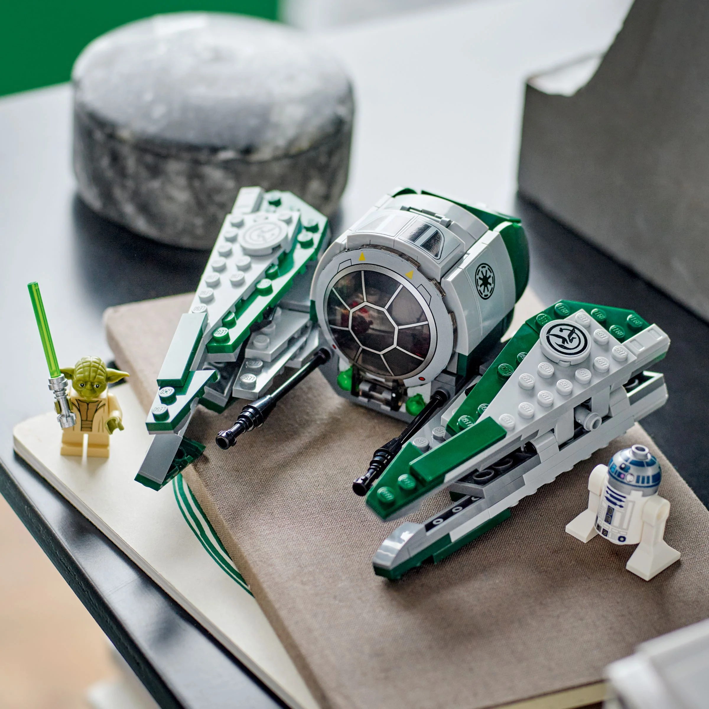 Yoda's Jedi Starfighter - Image 10