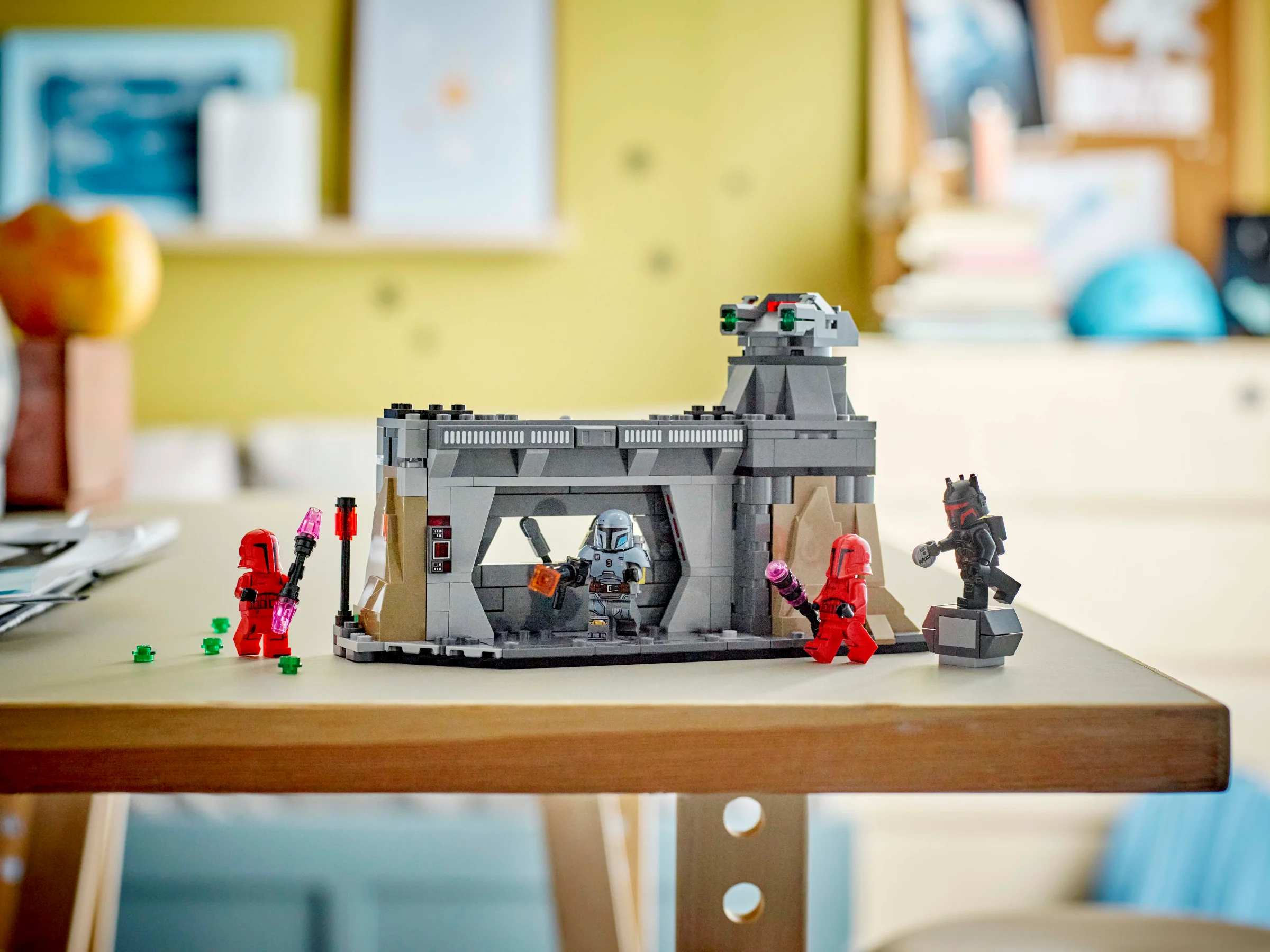 Paz Vizsla and Moff Gideon Battle - Image 10