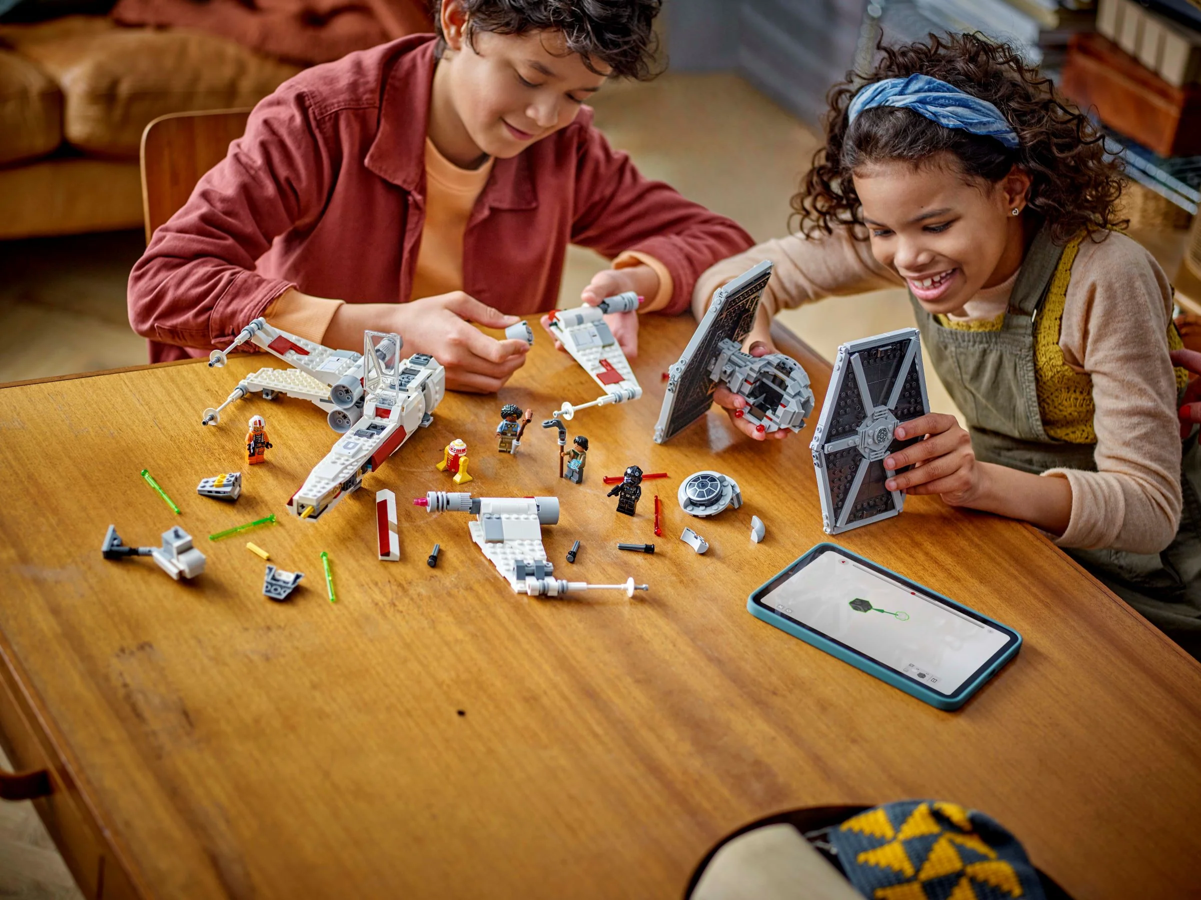 TIE Fighter & X-wing Mash-up - Image 10