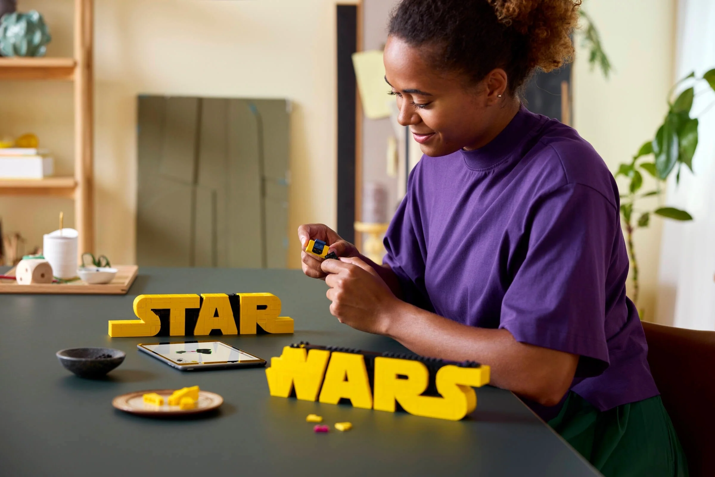 Brick-Built Star Wars™ Logo - Image 4