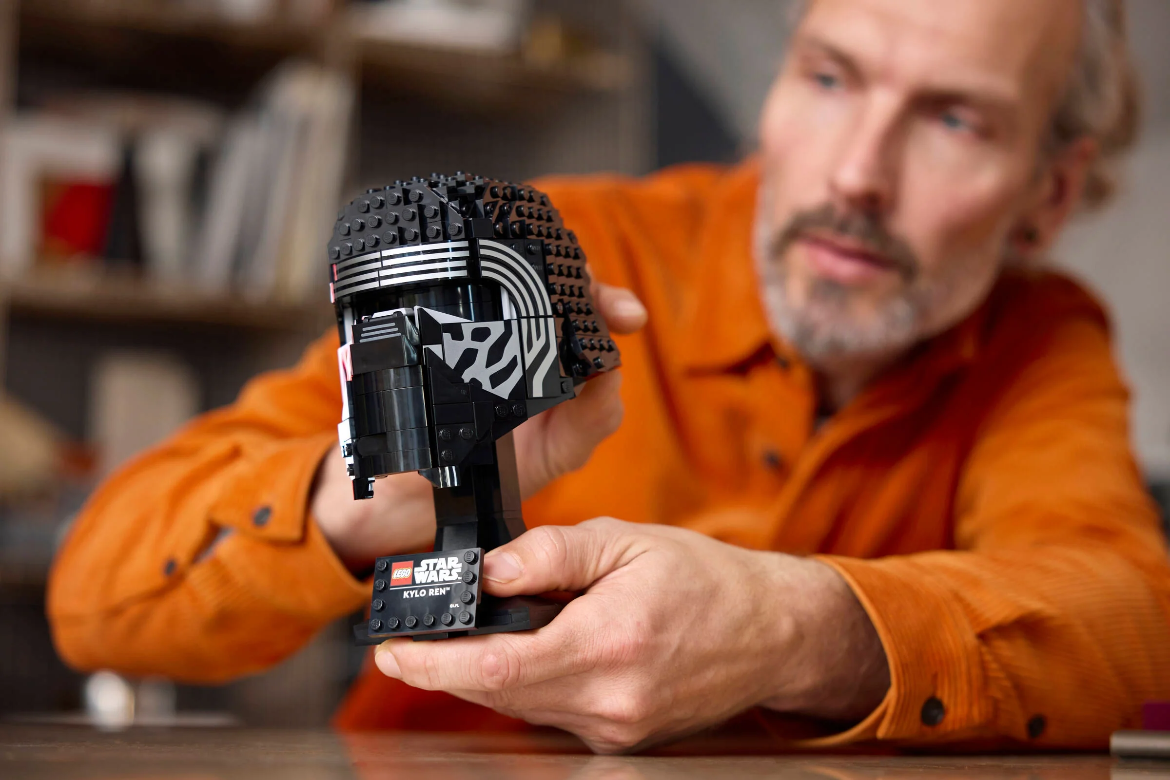 Kylo Ren Helmet - Image 5