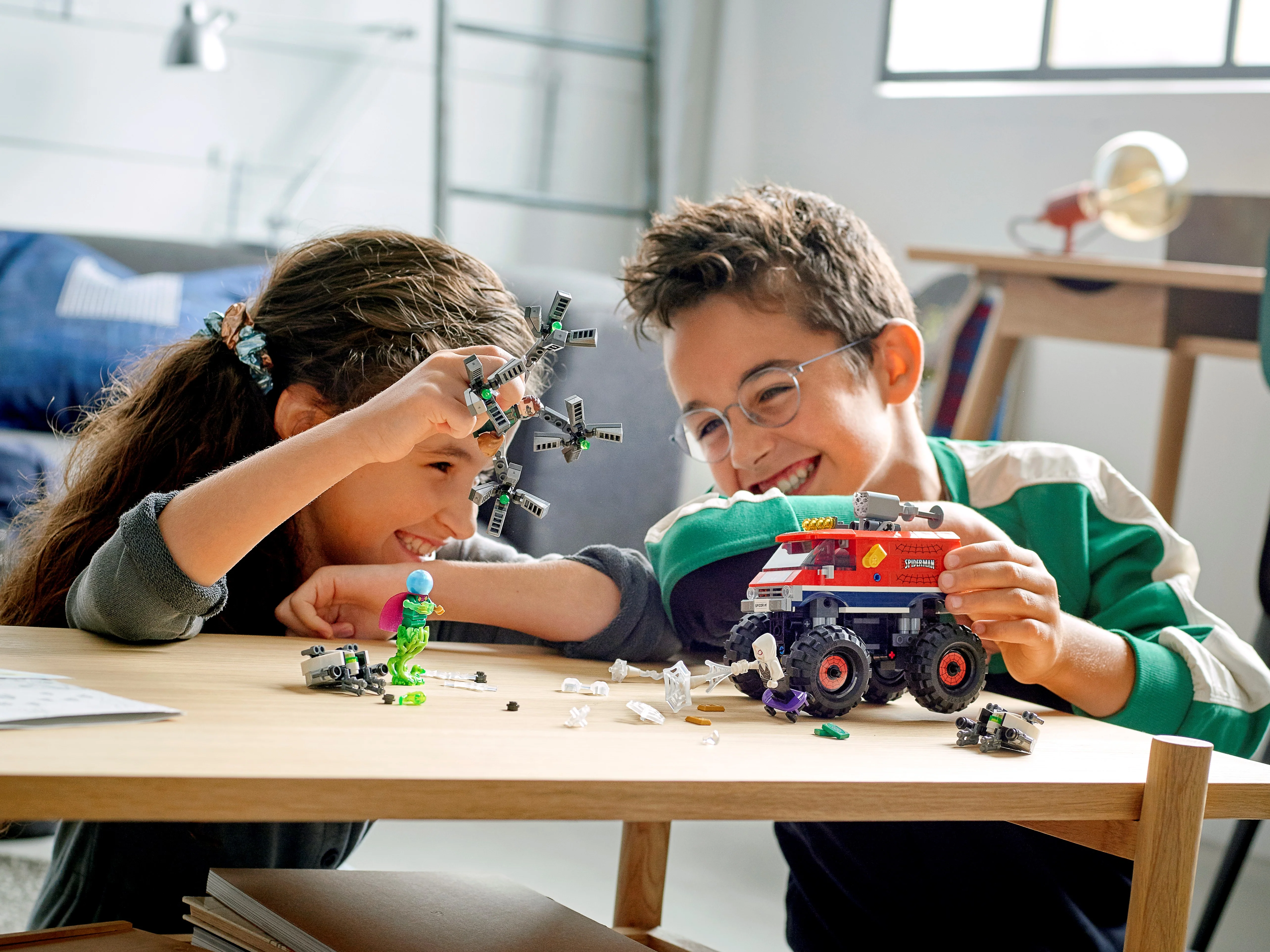 Spider-Man's Monster Truck vs. Mysterio - Image 10